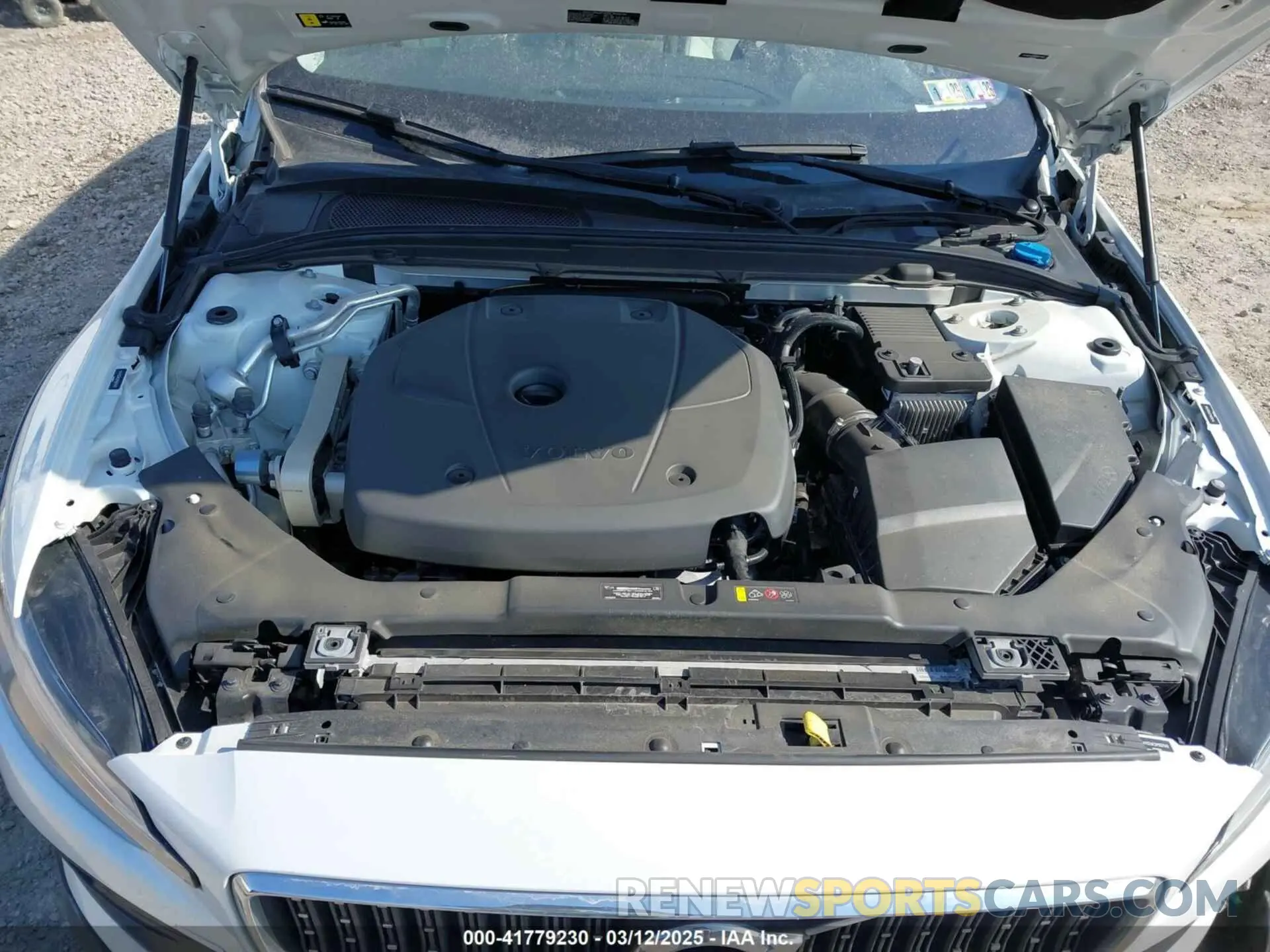 10 Photograph of a damaged car YV4102WK2M1067849 VOLVO V60 CROSS COUNTRY 2021