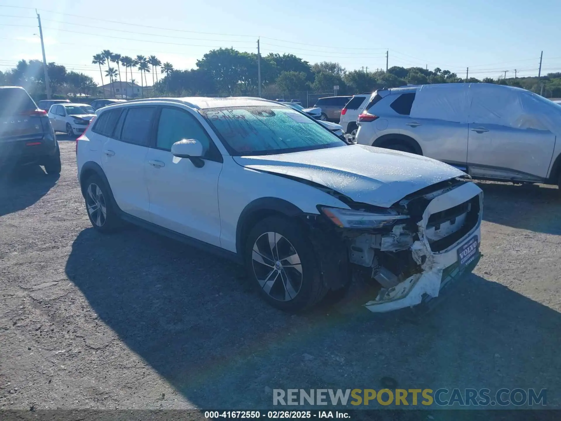 1 Photograph of a damaged car YV4102WK4M1076911 VOLVO V60 CROSS COUNTRY 2021