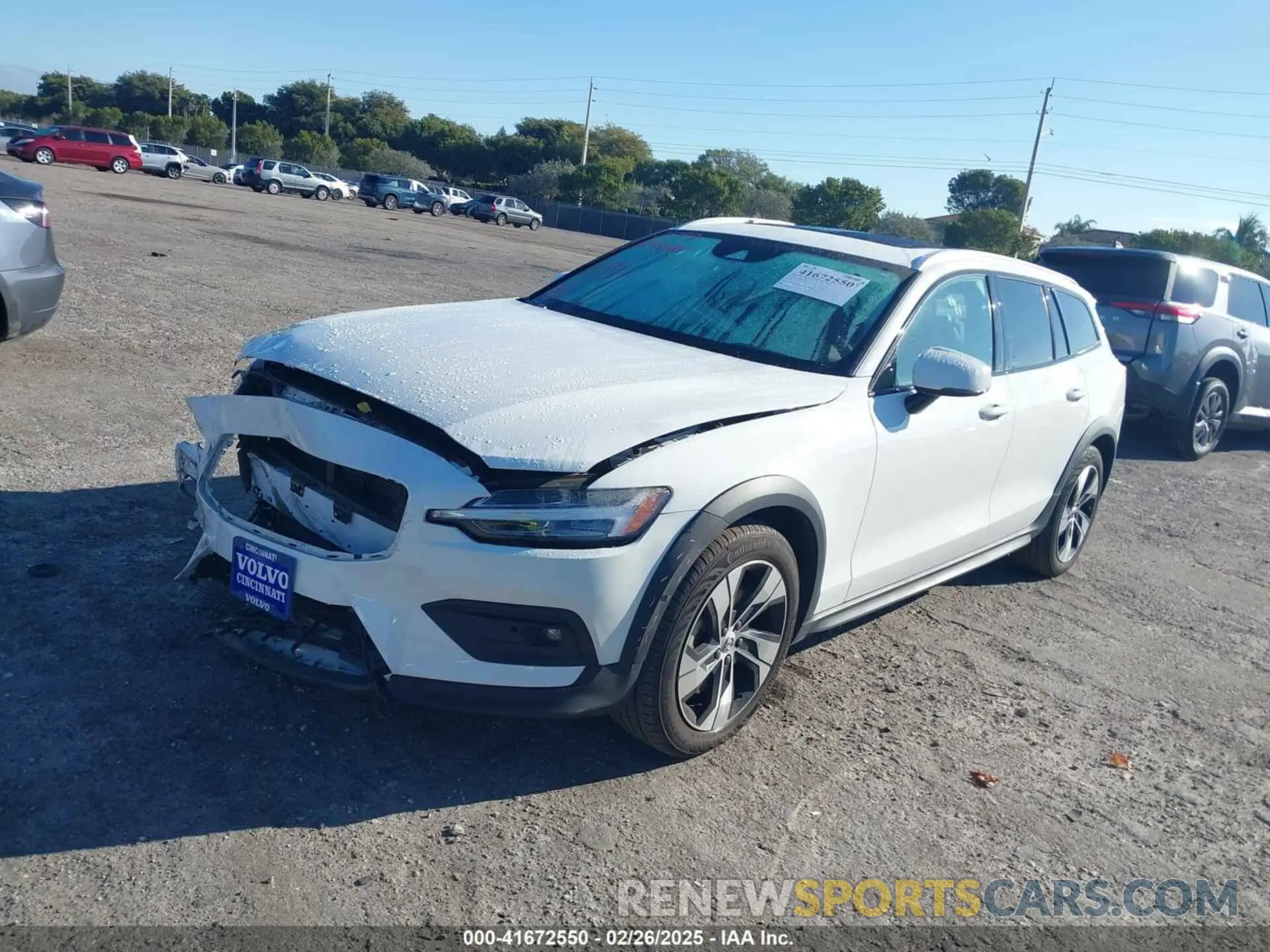 2 Photograph of a damaged car YV4102WK4M1076911 VOLVO V60 CROSS COUNTRY 2021