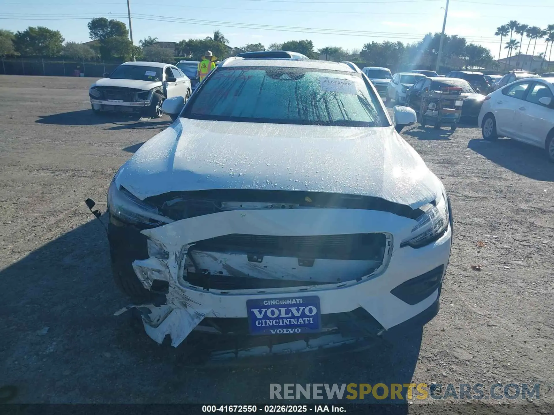 6 Photograph of a damaged car YV4102WK4M1076911 VOLVO V60 CROSS COUNTRY 2021