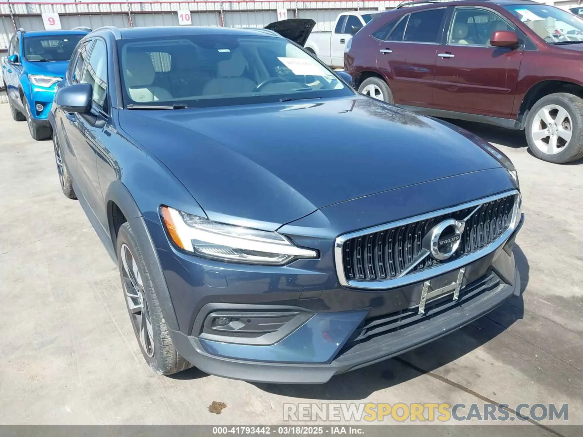 1 Photograph of a damaged car YV4102WK5N2092045 VOLVO V60 CROSS COUNTRY 2022