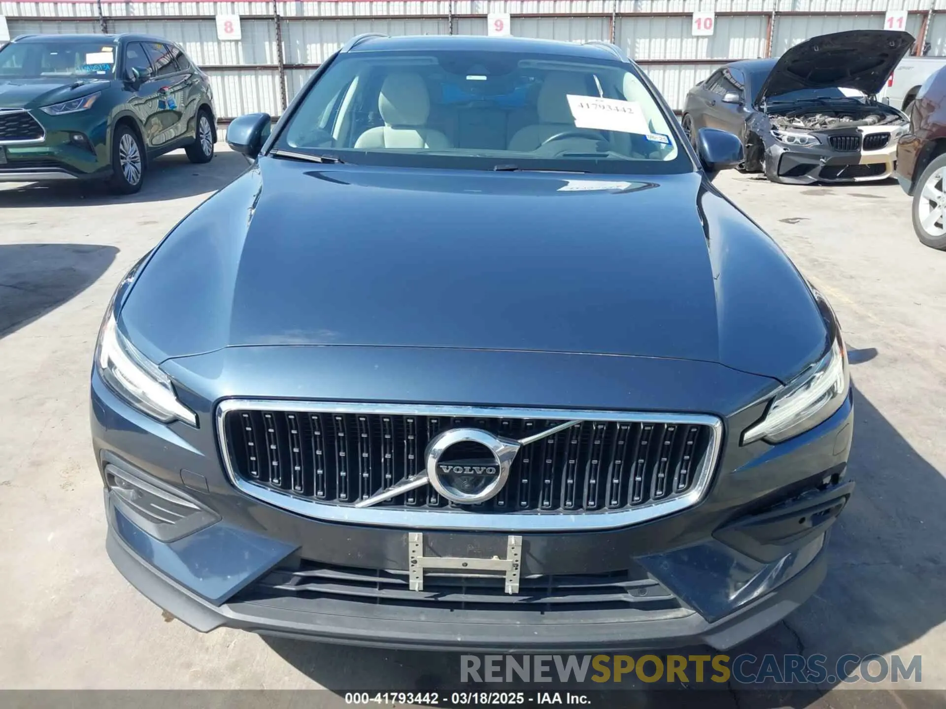 13 Photograph of a damaged car YV4102WK5N2092045 VOLVO V60 CROSS COUNTRY 2022
