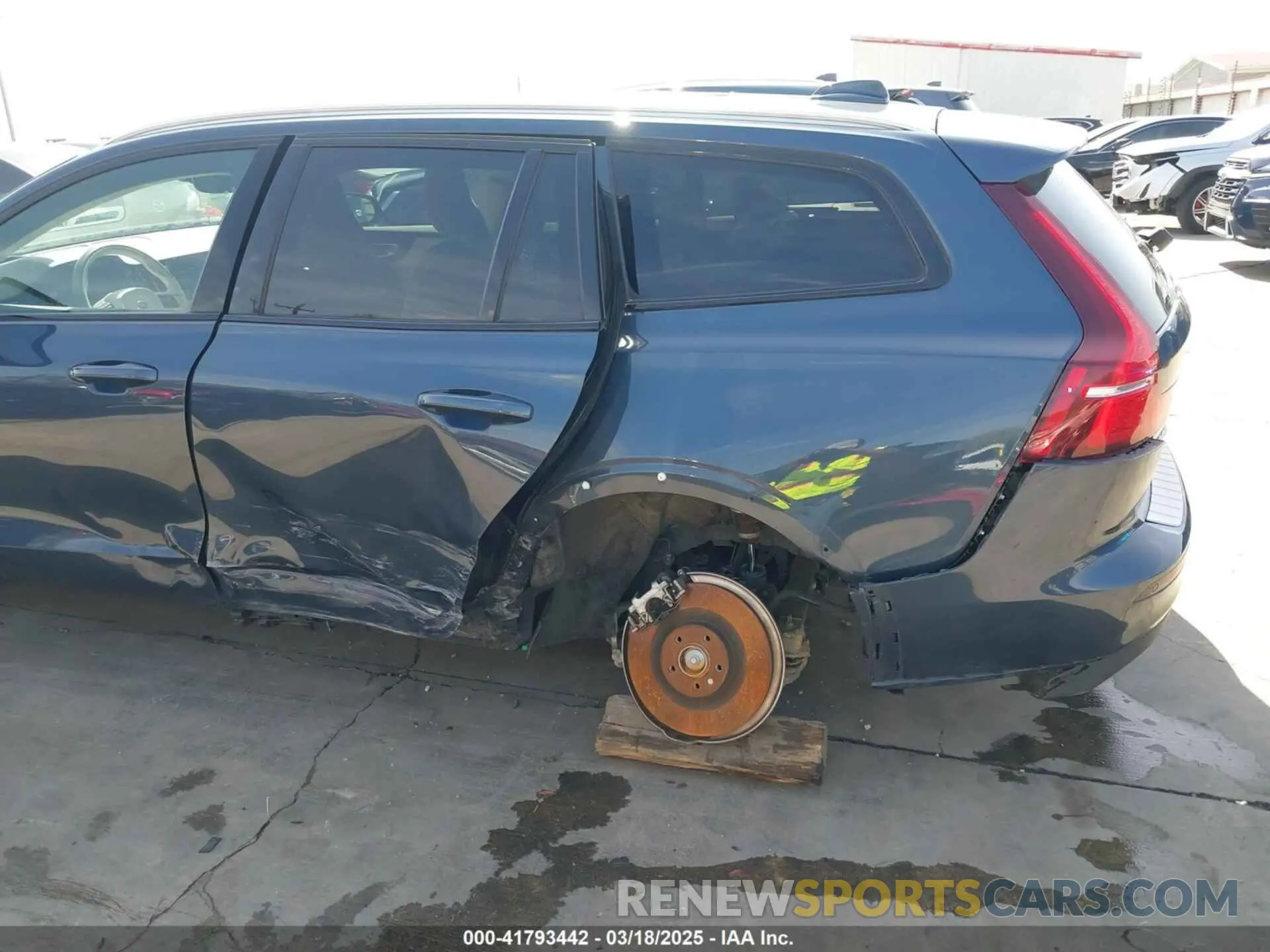 6 Photograph of a damaged car YV4102WK5N2092045 VOLVO V60 CROSS COUNTRY 2022