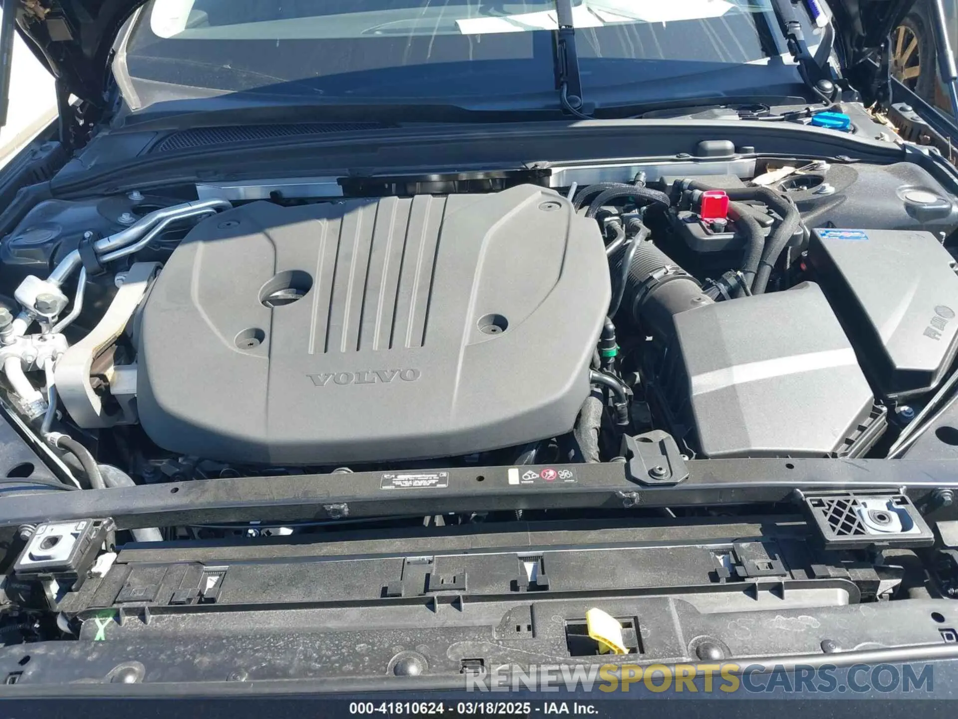 10 Фотография поврежденного автомобиля YV4L12WY7R2141133 VOLVO V60 CROSS COUNTRY 2024