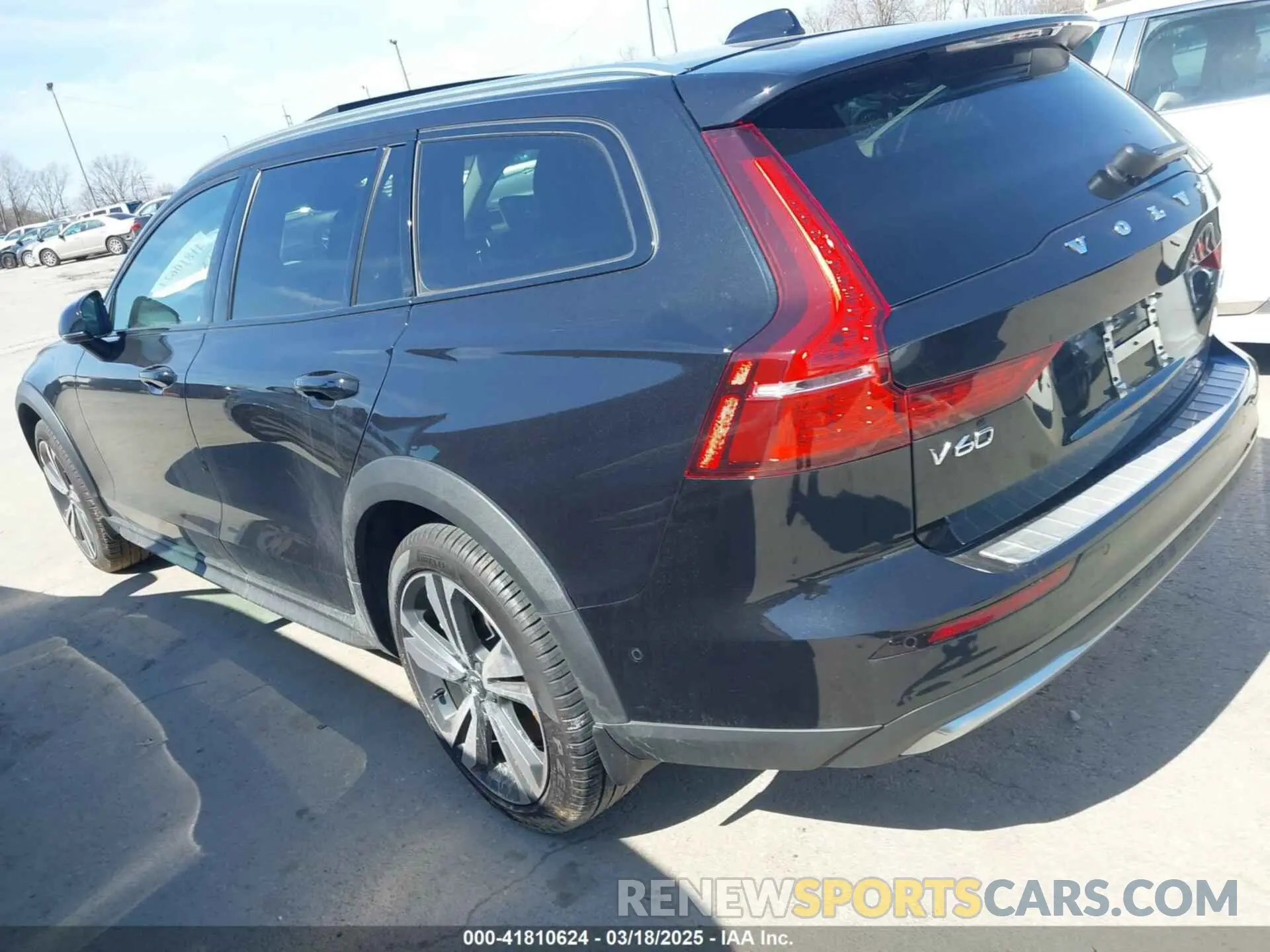 14 Фотография поврежденного автомобиля YV4L12WY7R2141133 VOLVO V60 CROSS COUNTRY 2024