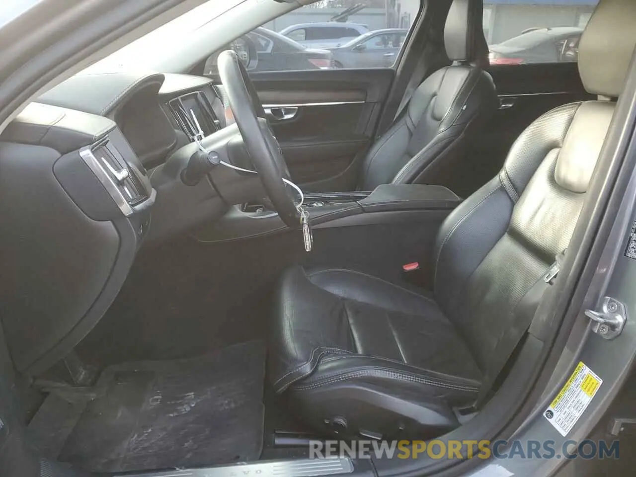 7 Photograph of a damaged car YV4A22NL1L1102688 VOLVO V90 2020