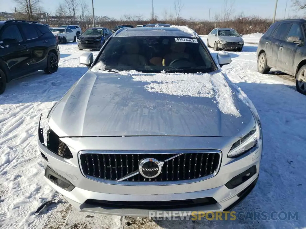 5 Photograph of a damaged car YV4062NL6N1146981 VOLVO V90 2022