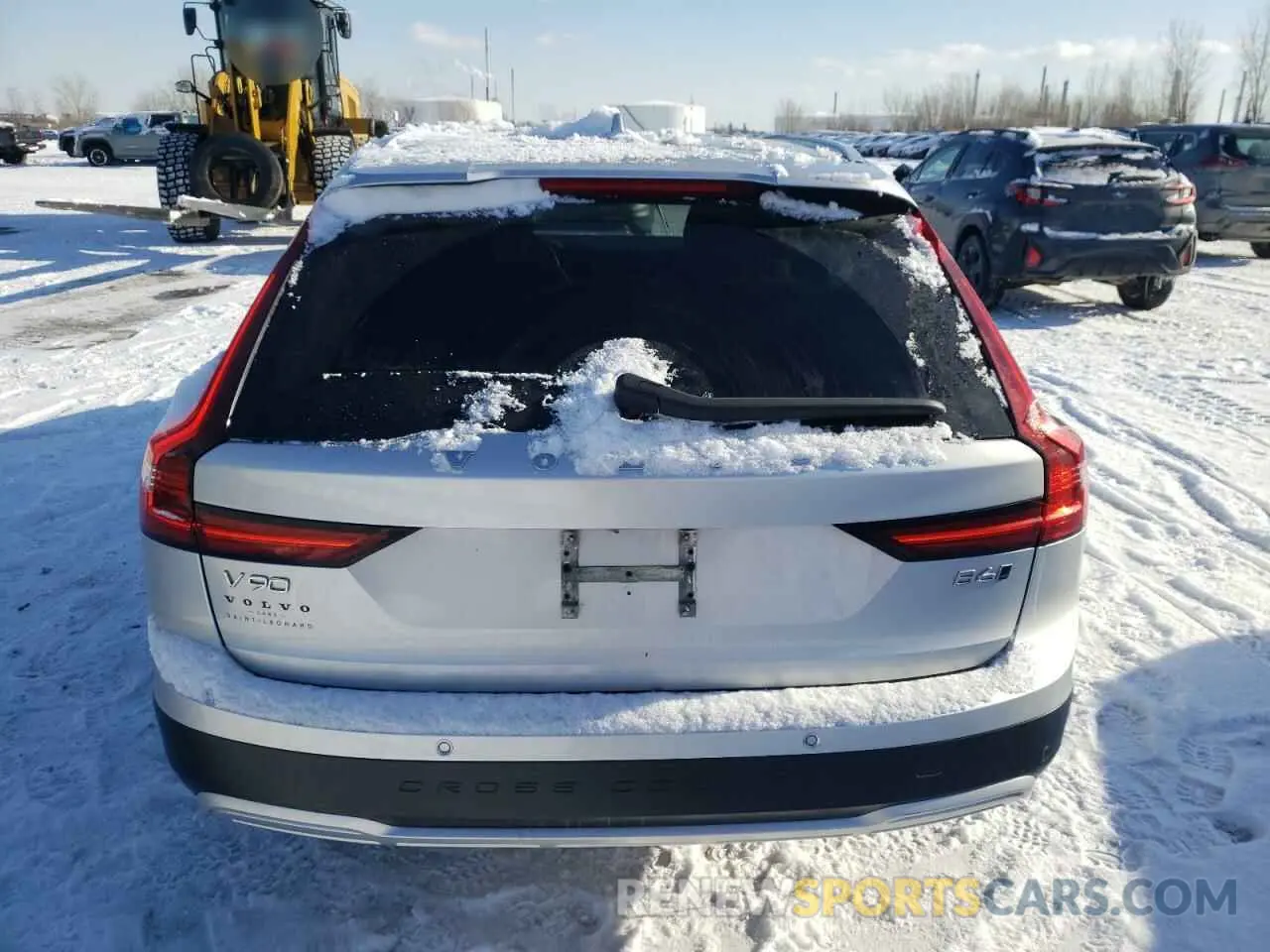 6 Photograph of a damaged car YV4062NL6N1146981 VOLVO V90 2022