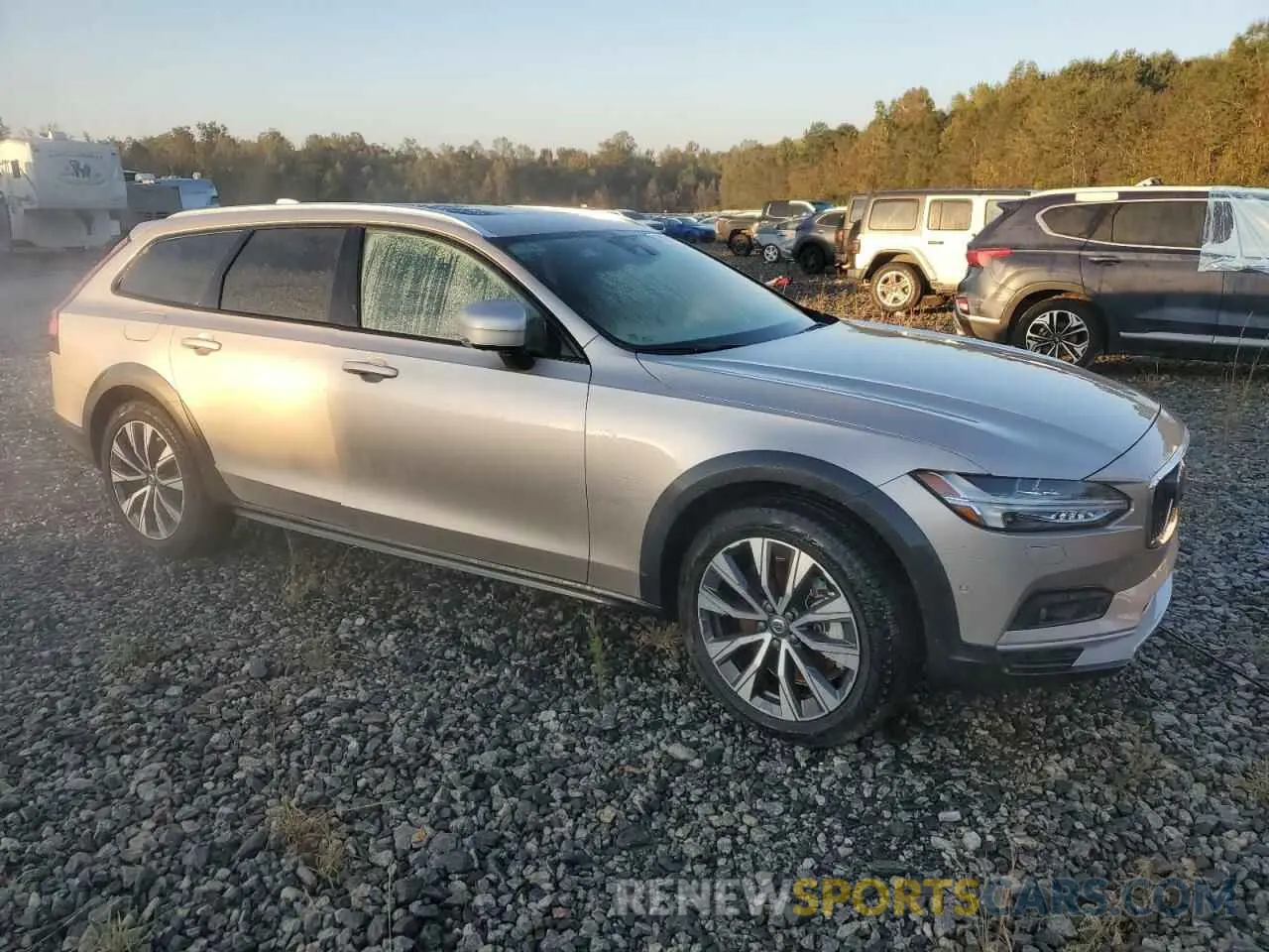 4 Photograph of a damaged car YV4062NY0R1192551 VOLVO V90 2024