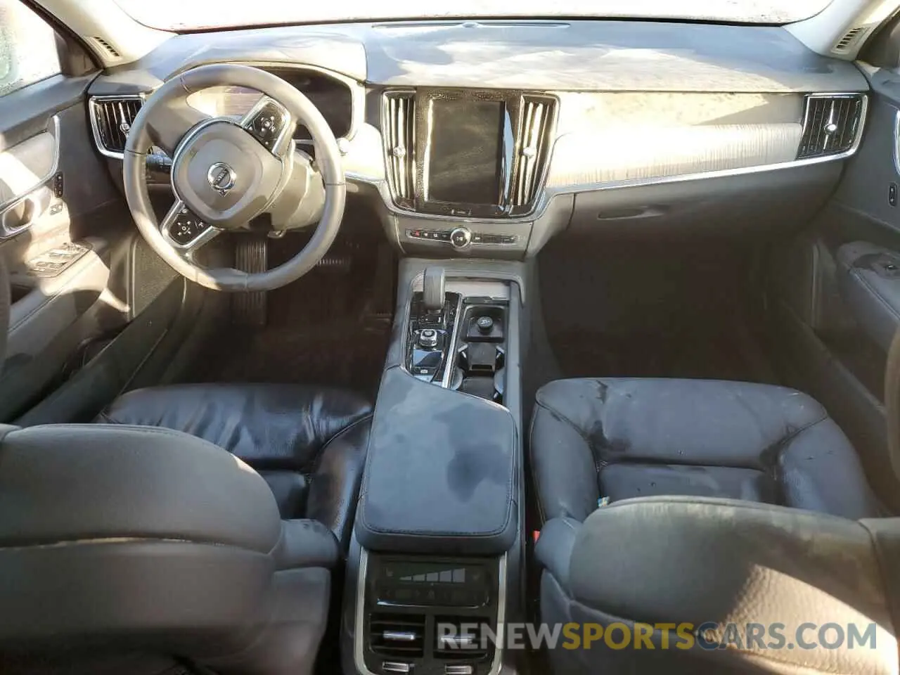 8 Photograph of a damaged car YV4062NY0R1192551 VOLVO V90 2024