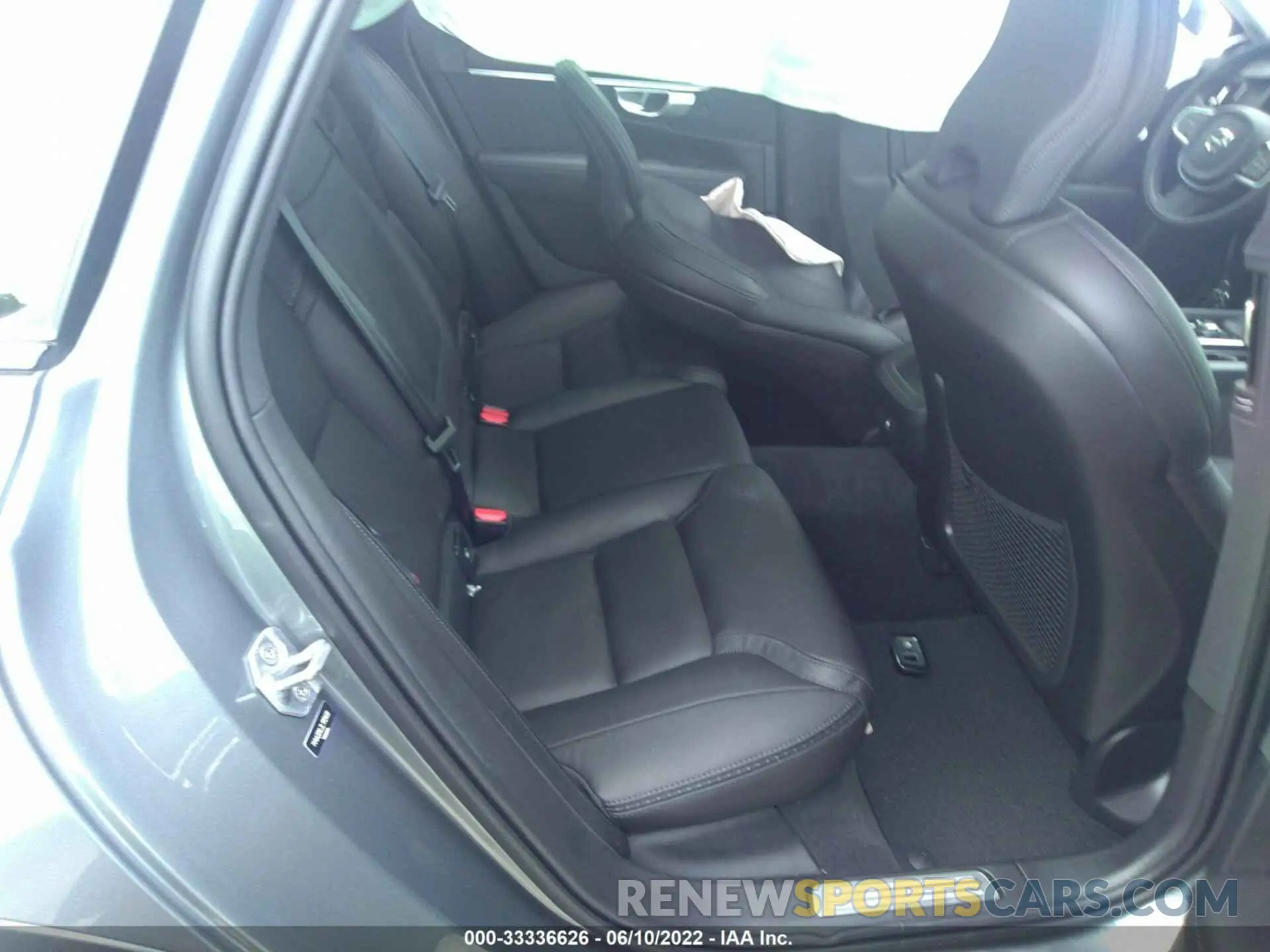 8 Photograph of a damaged car YV4A22NL2L1113408 VOLVO V90 CROSS COUNTRY 2020