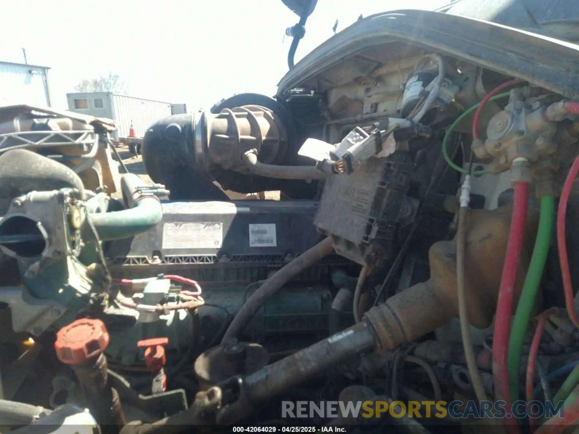 10 Photograph of a damaged car 4V4KG9EJ1KN227119 VOLVO VHD 2019