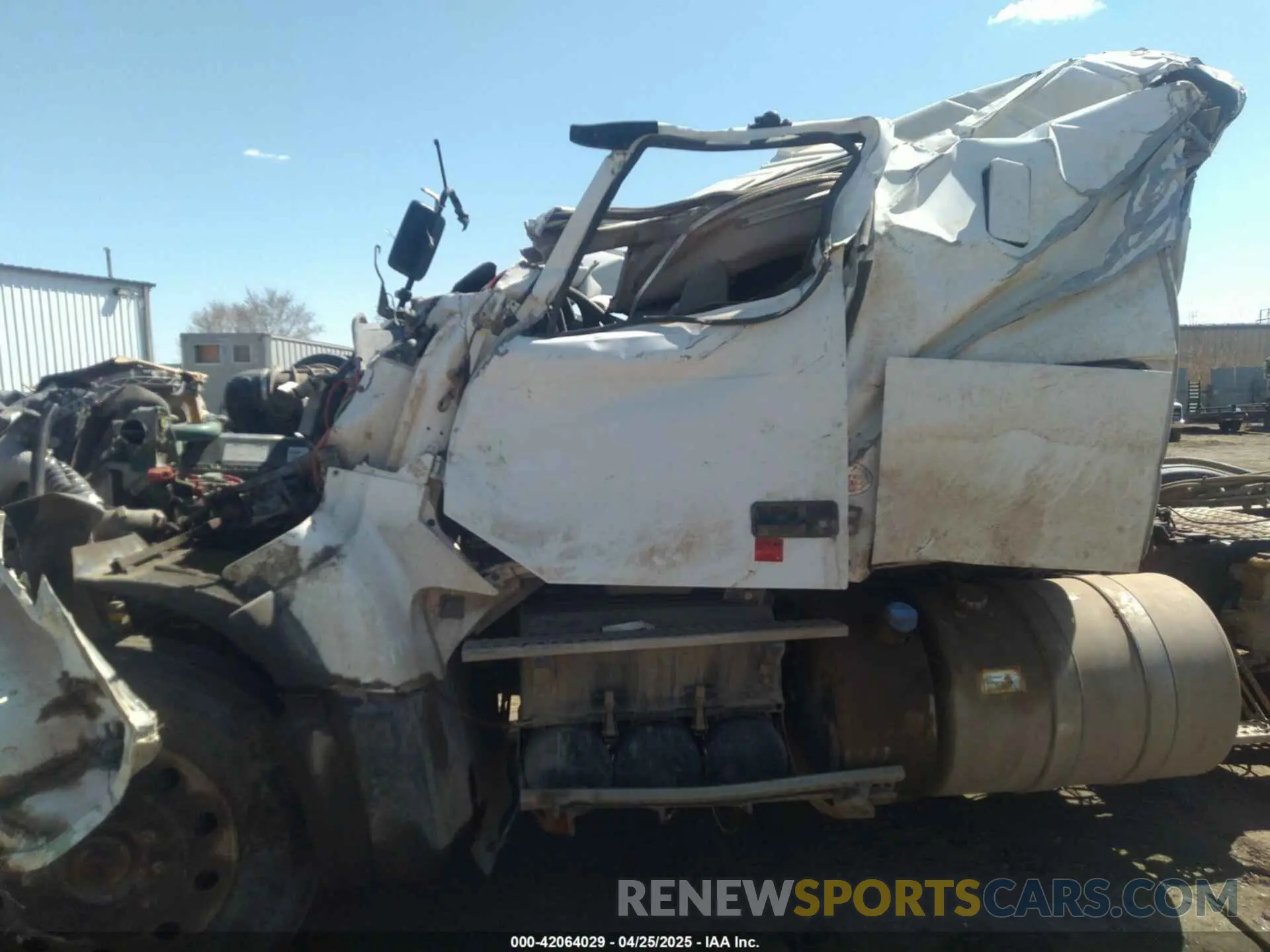 12 Photograph of a damaged car 4V4KG9EJ1KN227119 VOLVO VHD 2019