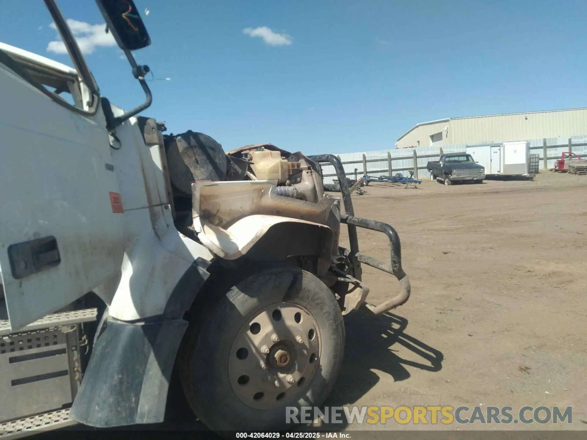 13 Photograph of a damaged car 4V4KG9EJ1KN227119 VOLVO VHD 2019
