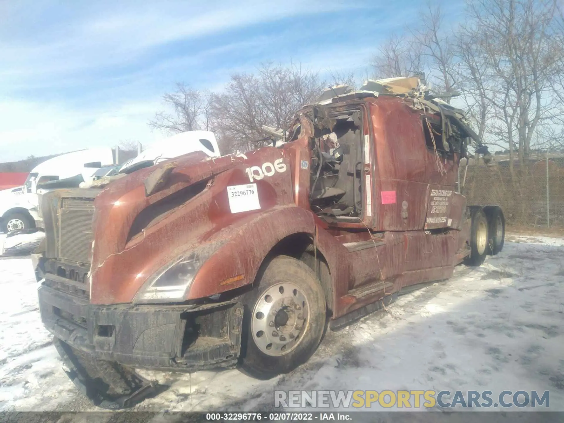 2 Photograph of a damaged car 4V4NC9EG2KN196251 VOLVO VN 2019