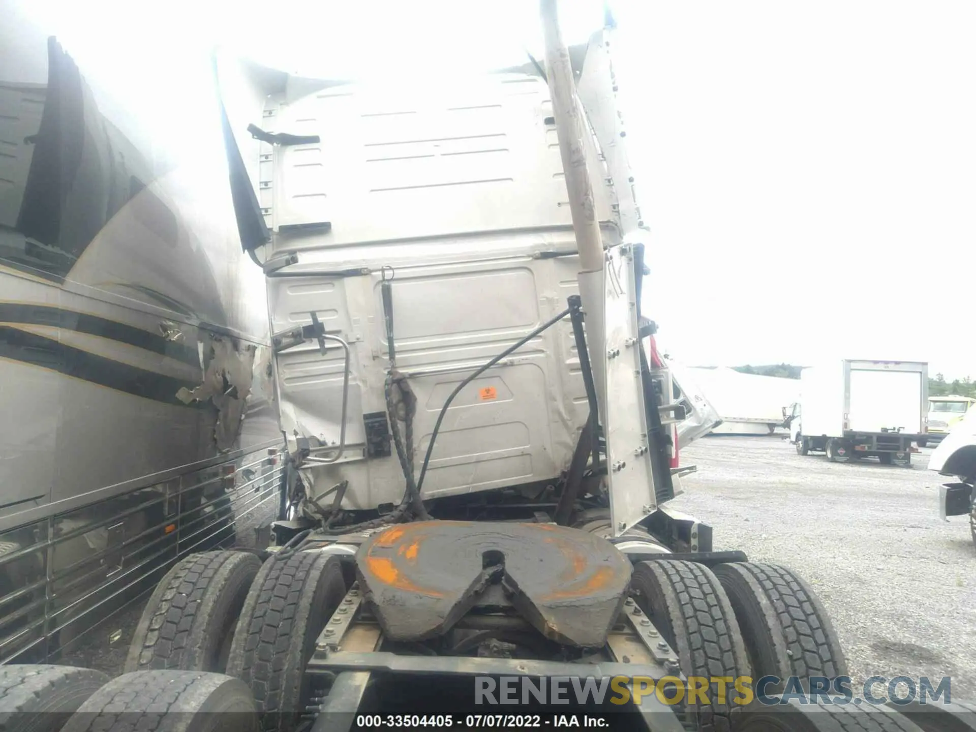 7 Photograph of a damaged car 4V4NC9EH4KN905044 VOLVO VN 2019
