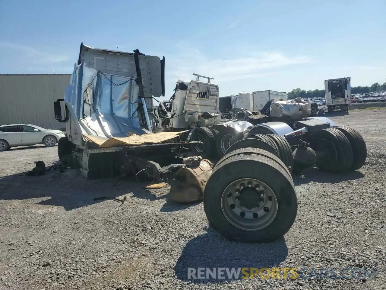 3 Photograph of a damaged car 4V4NC9EH5KN202682 VOLVO VN 2019