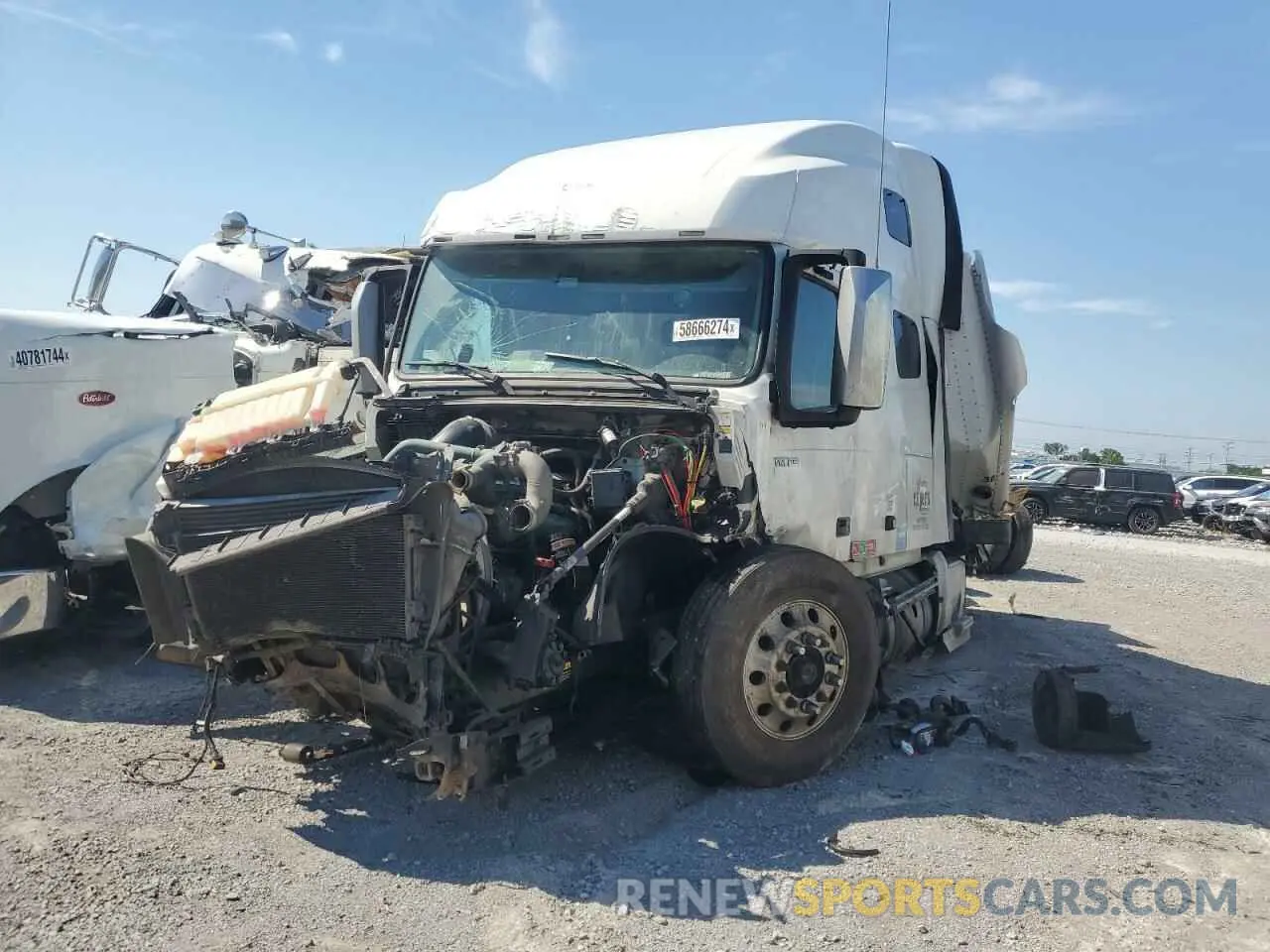 9 Photograph of a damaged car 4V4NC9EH5KN202682 VOLVO VN 2019