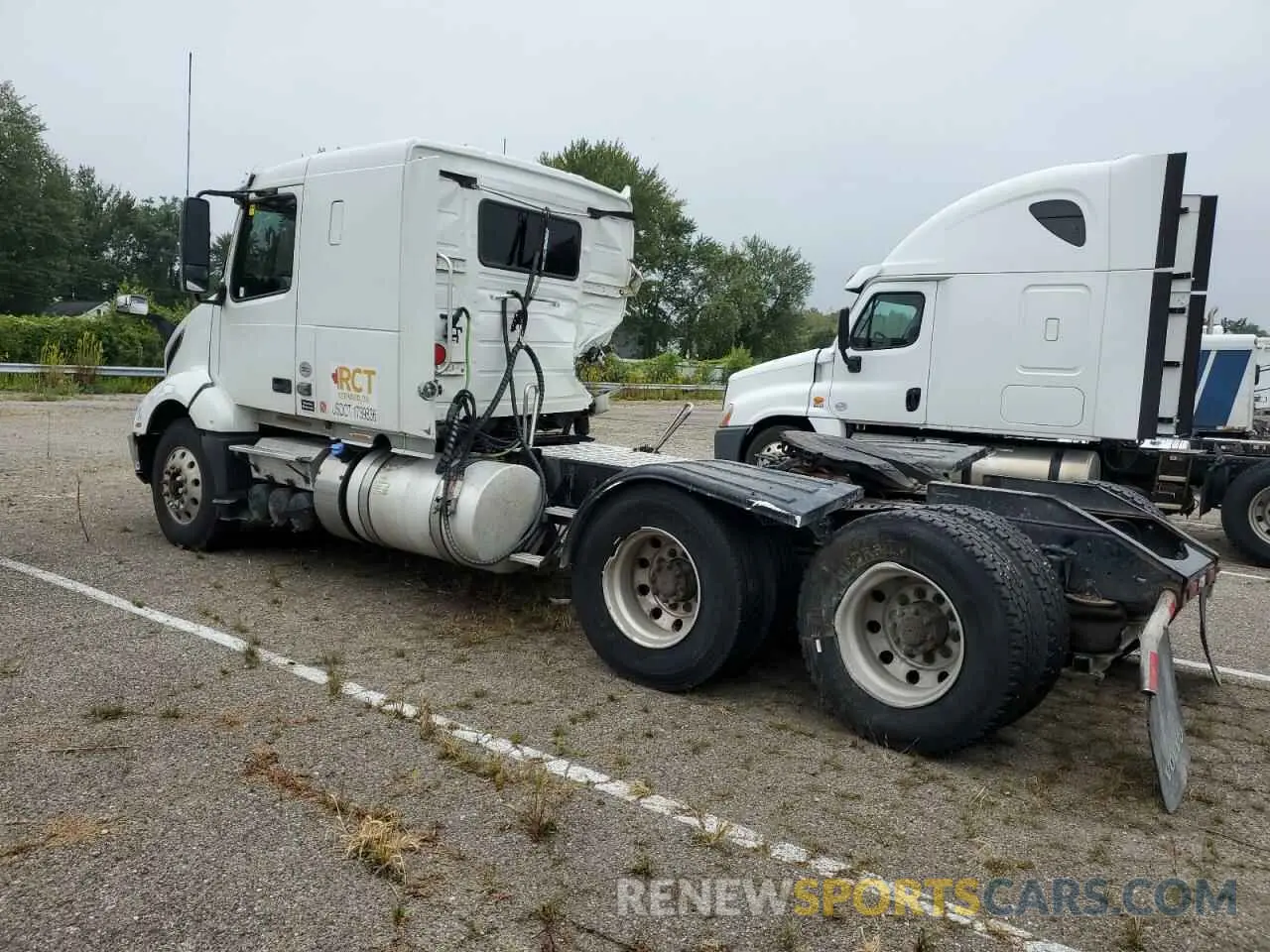 3 Photograph of a damaged car 4V4NC9EJ8KN900755 VOLVO VN 2019