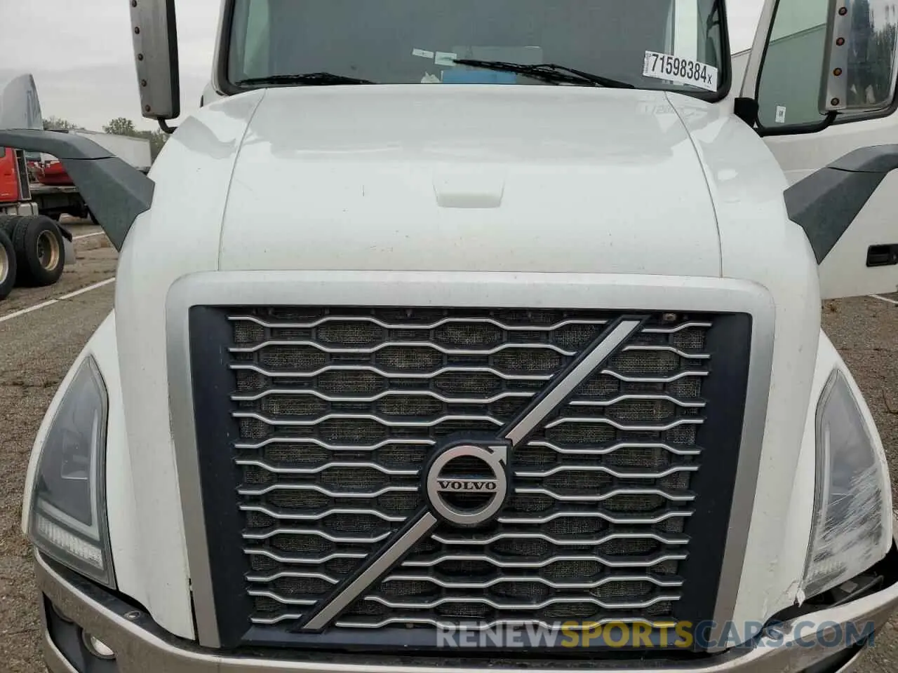 7 Photograph of a damaged car 4V4NC9EJ8KN900755 VOLVO VN 2019