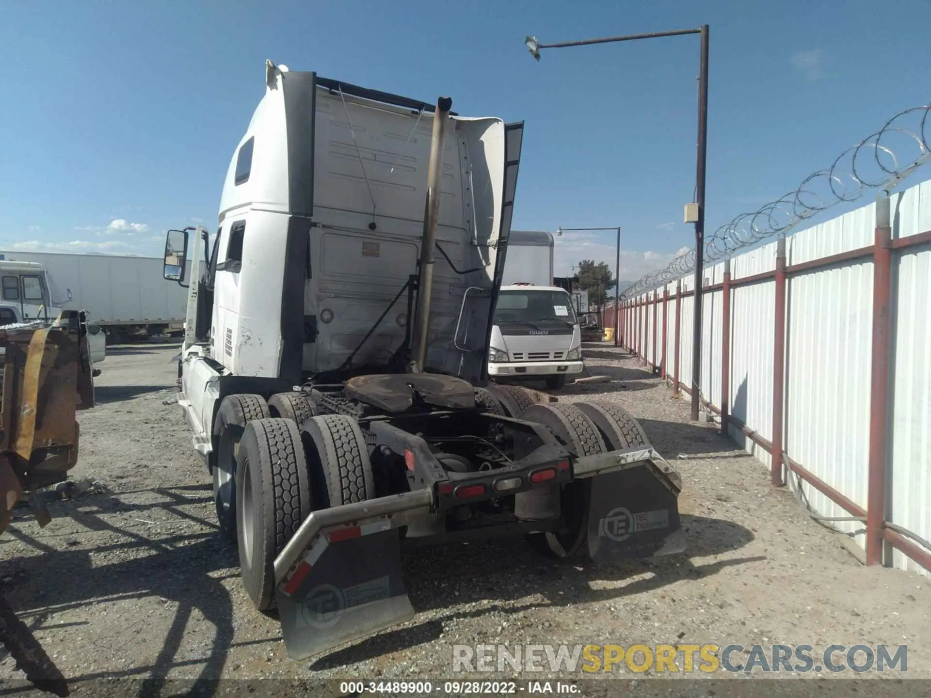3 Photograph of a damaged car 4V4NC9EJ9KN198980 VOLVO VN 2019