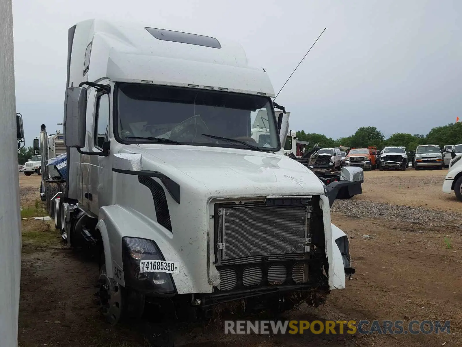 1 Photograph of a damaged car 4V4NC9THXKN906475 VOLVO VN 2019