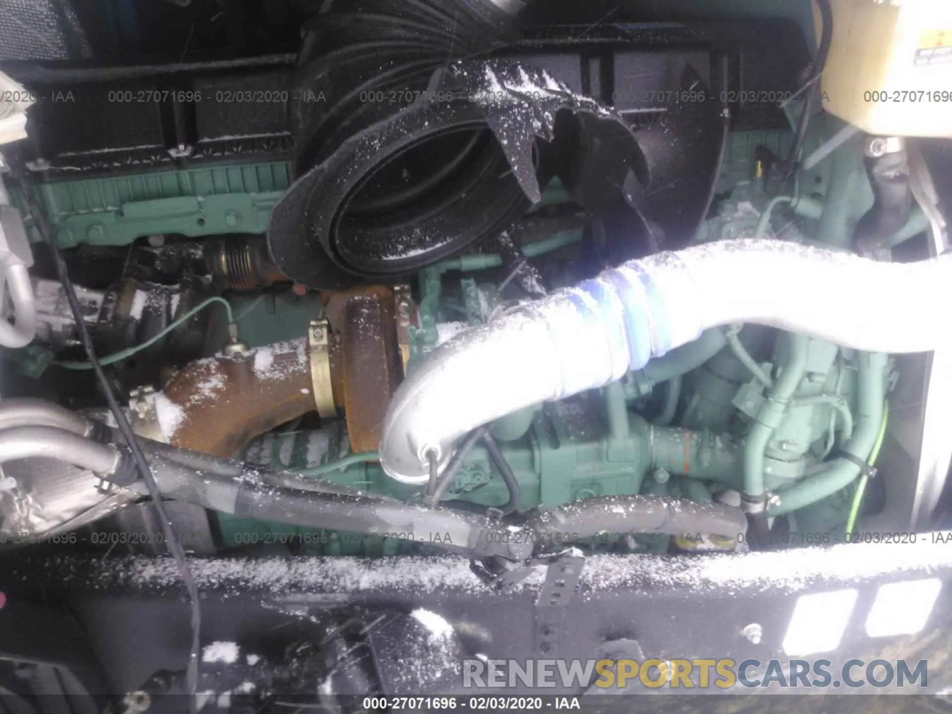 10 Photograph of a damaged car 4V4NC9EH7LN237807 VOLVO VN 2020