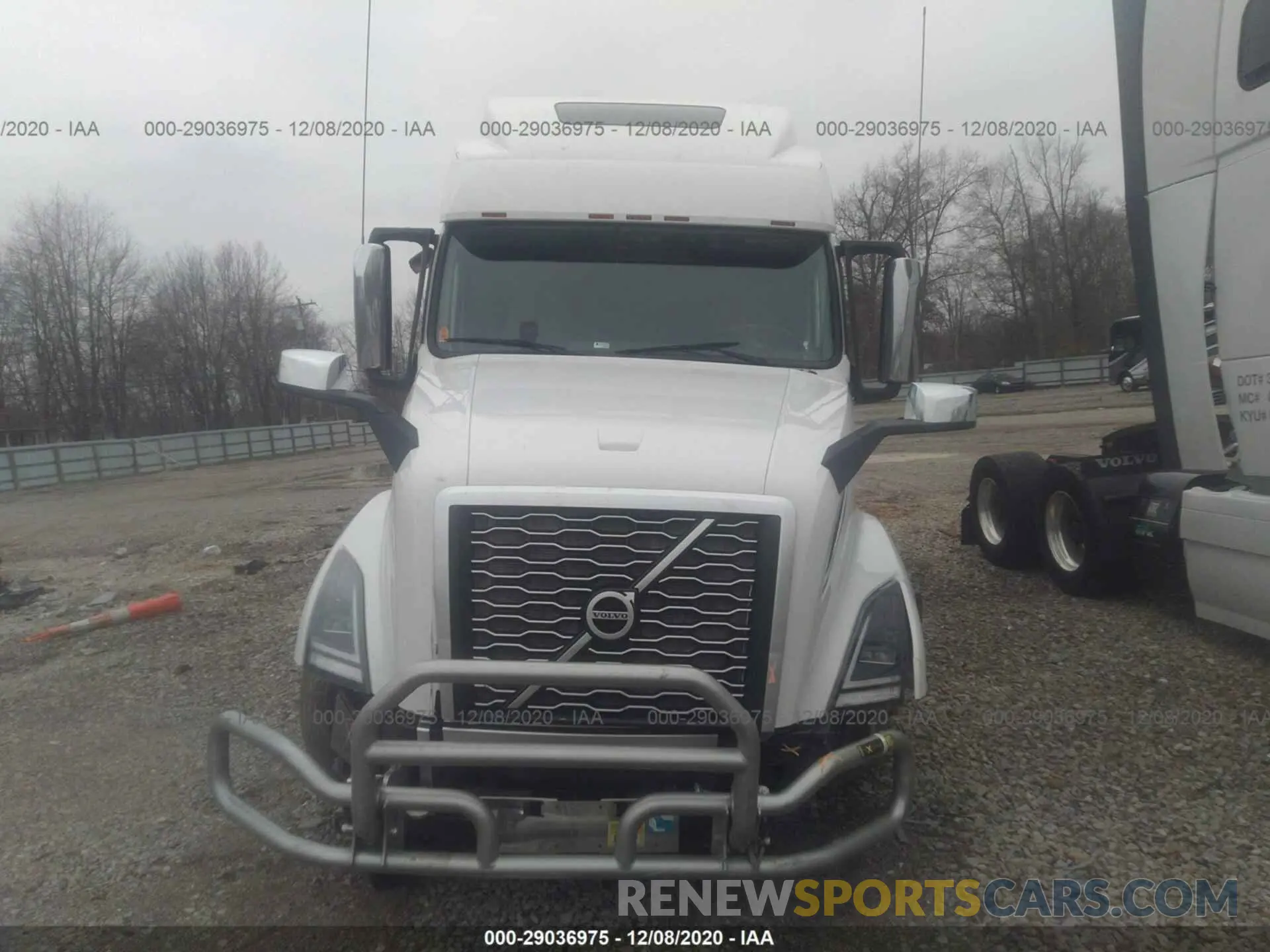 10 Photograph of a damaged car 4V4NC9EJXLN237920 VOLVO VN 2020