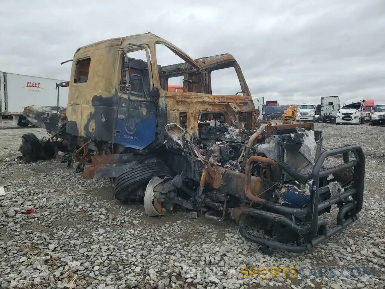 1 Photograph of a damaged car 4V4NC9EJ1MN600526 VOLVO VN 2021