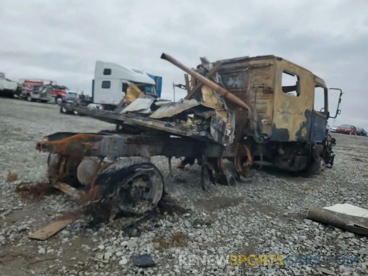 4 Photograph of a damaged car 4V4NC9EJ1MN600526 VOLVO VN 2021