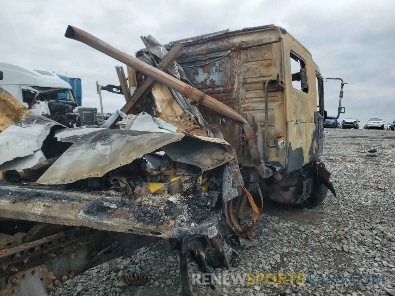 6 Photograph of a damaged car 4V4NC9EJ1MN600526 VOLVO VN 2021