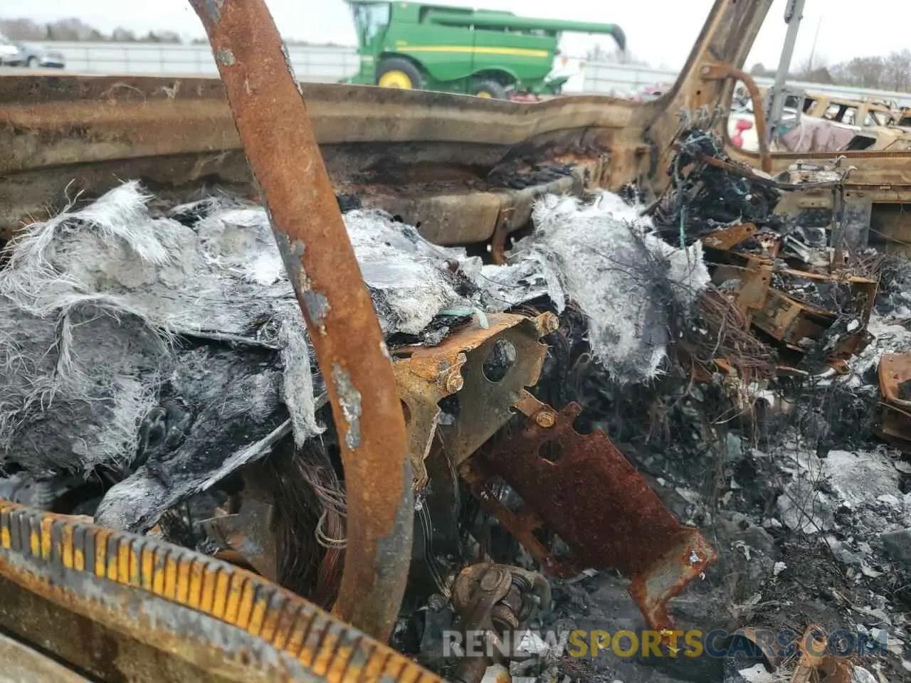 8 Photograph of a damaged car 4V4NC9EJ1MN600526 VOLVO VN 2021
