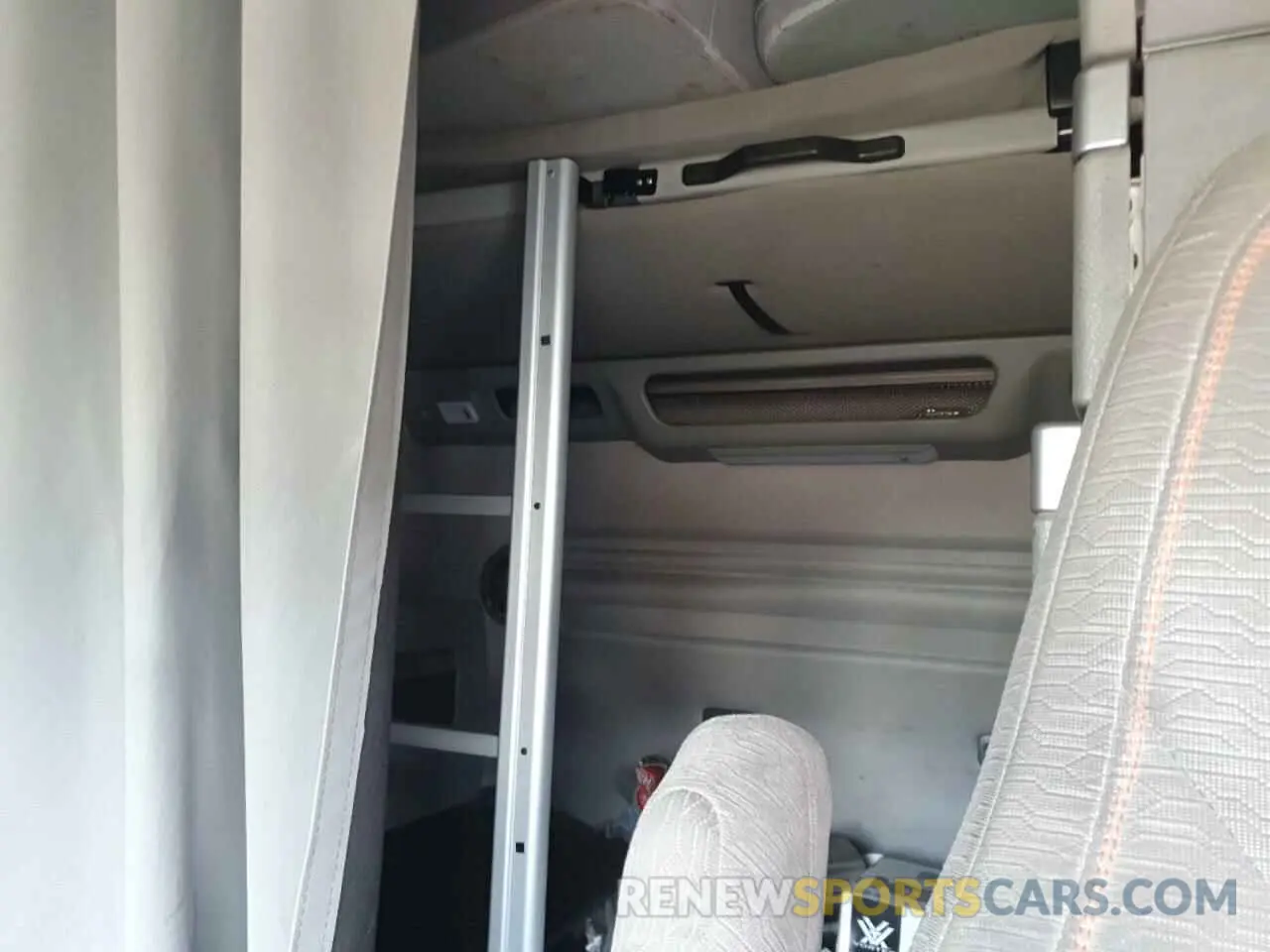 6 Фотография поврежденного автомобиля 4V4NC9EH9NN313451 VOLVO VN 2022