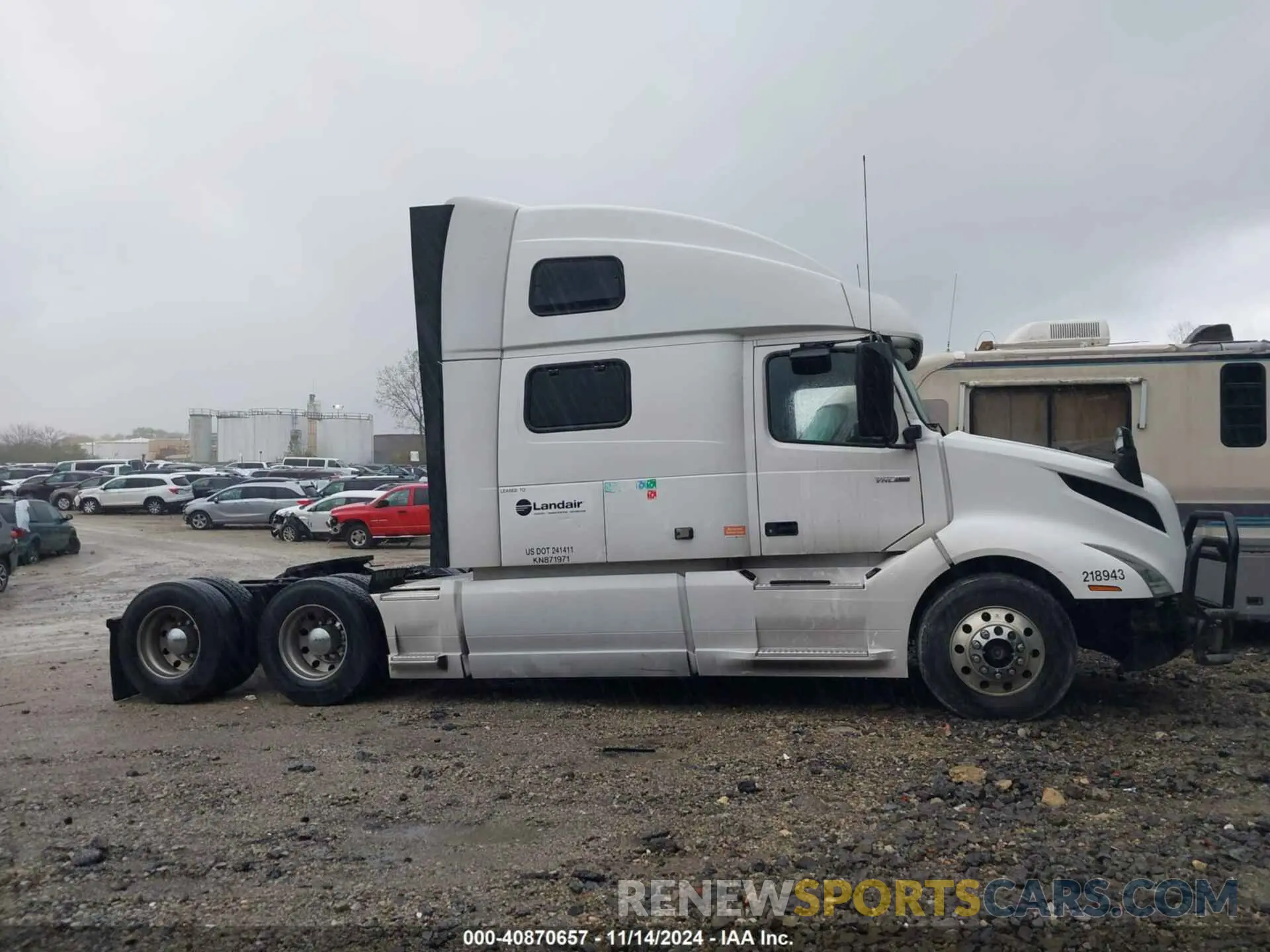 15 Photograph of a damaged car 4V4NC9EH3KN871971 VOLVO VNL 2019