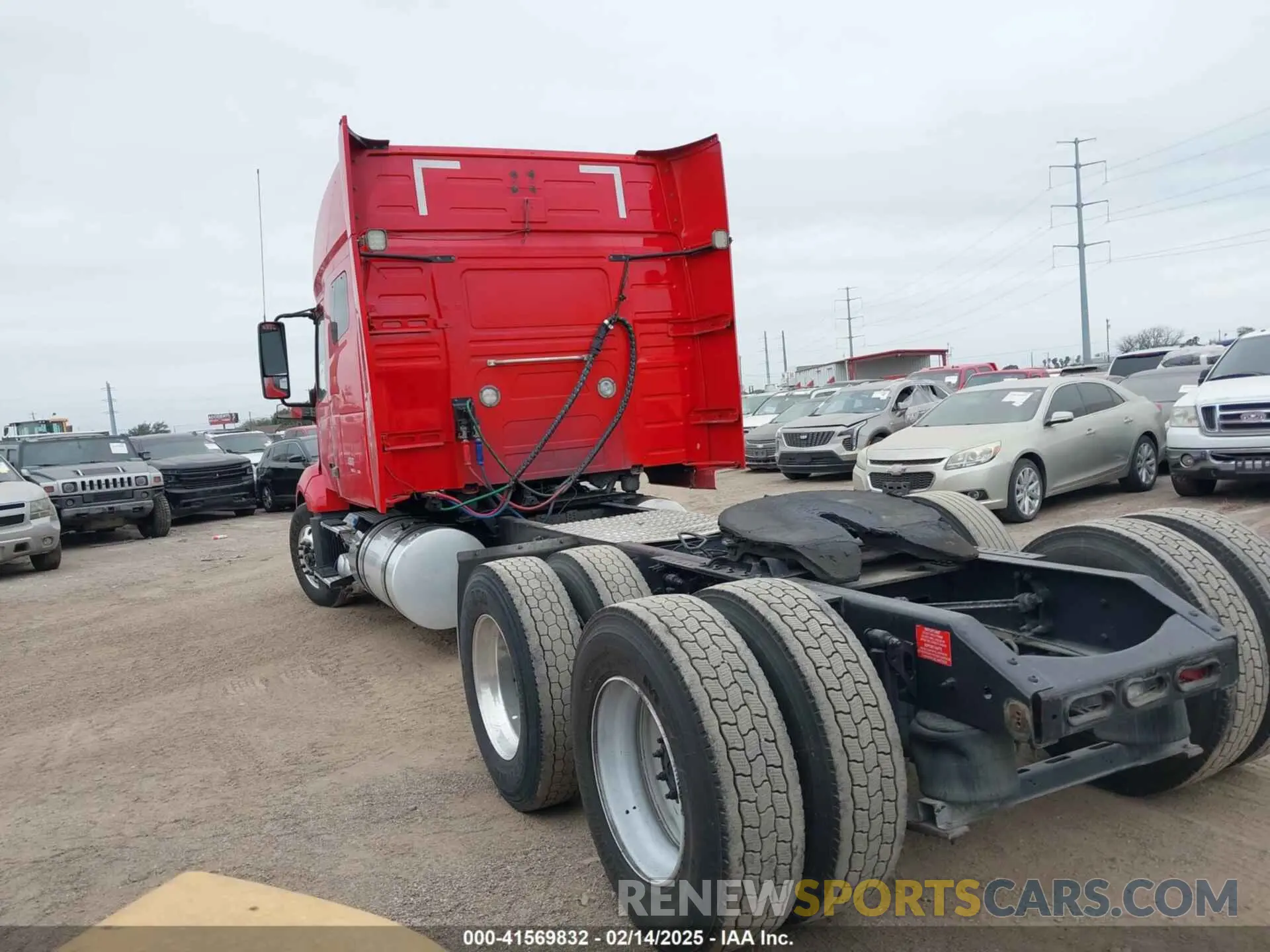 3 Photograph of a damaged car 4V4NC9EH6KN899330 VOLVO VNL 2019