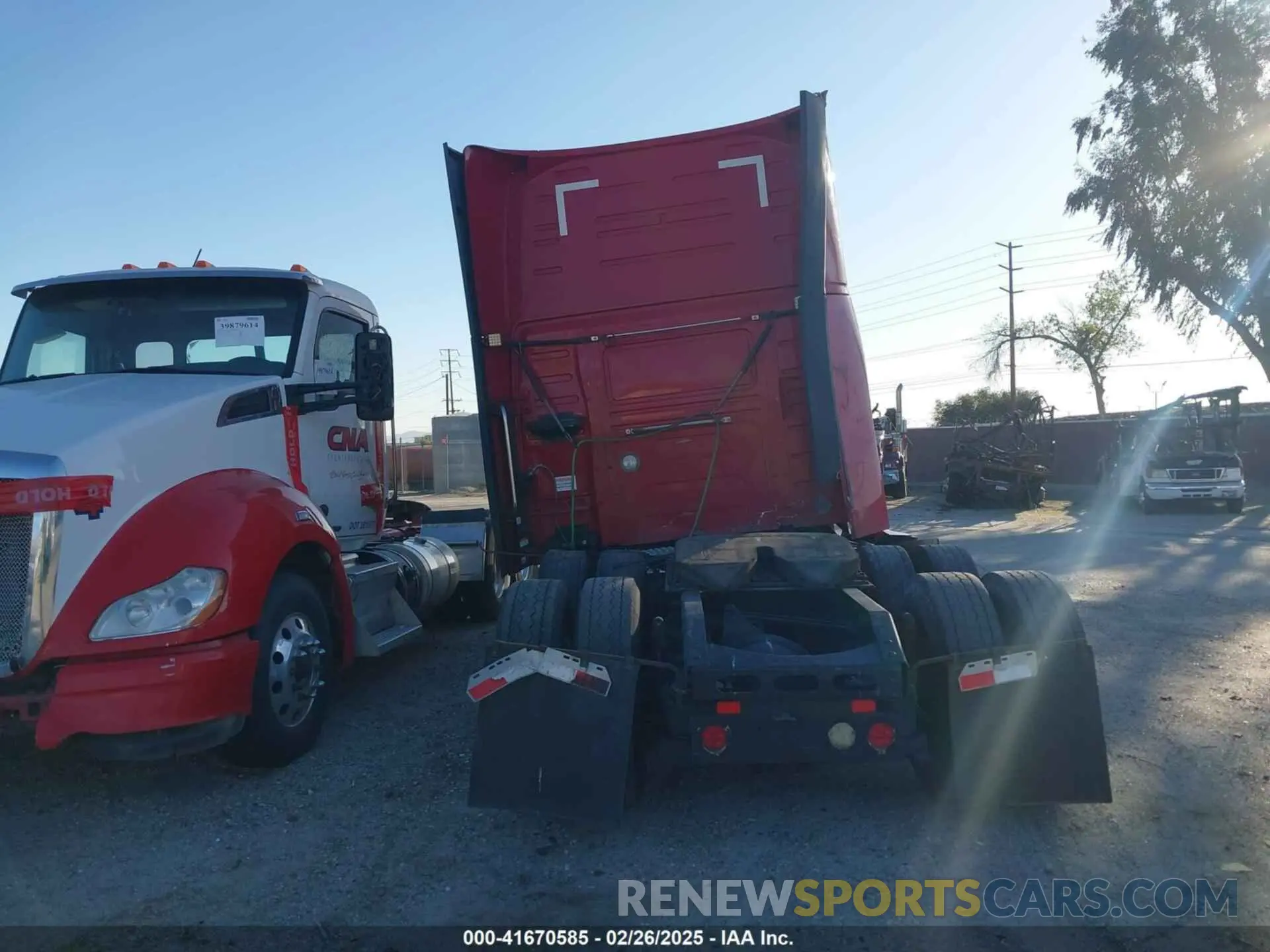 17 Photograph of a damaged car 4V4NC9EH8KN205253 VOLVO VNL 2019