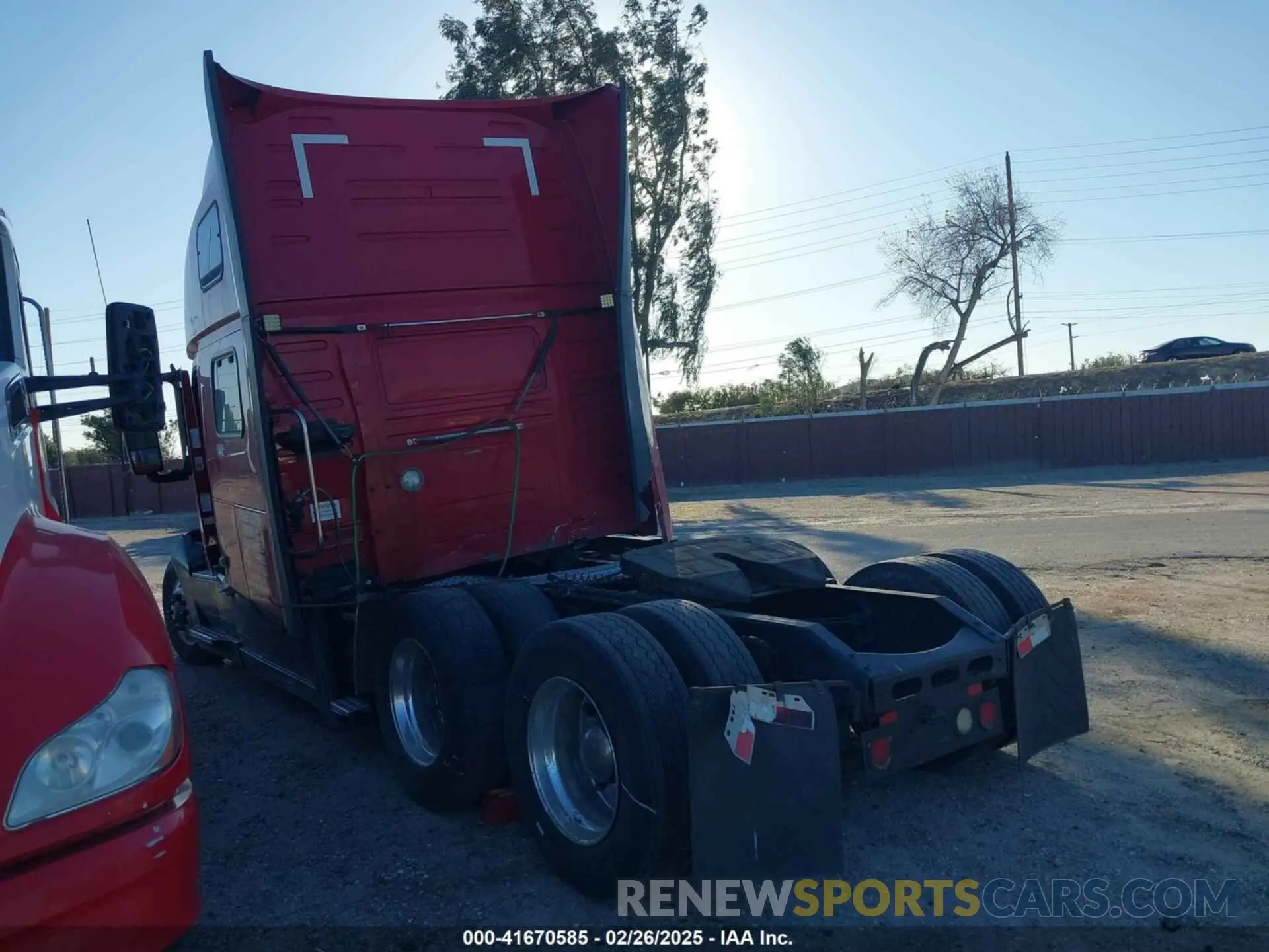 3 Photograph of a damaged car 4V4NC9EH8KN205253 VOLVO VNL 2019