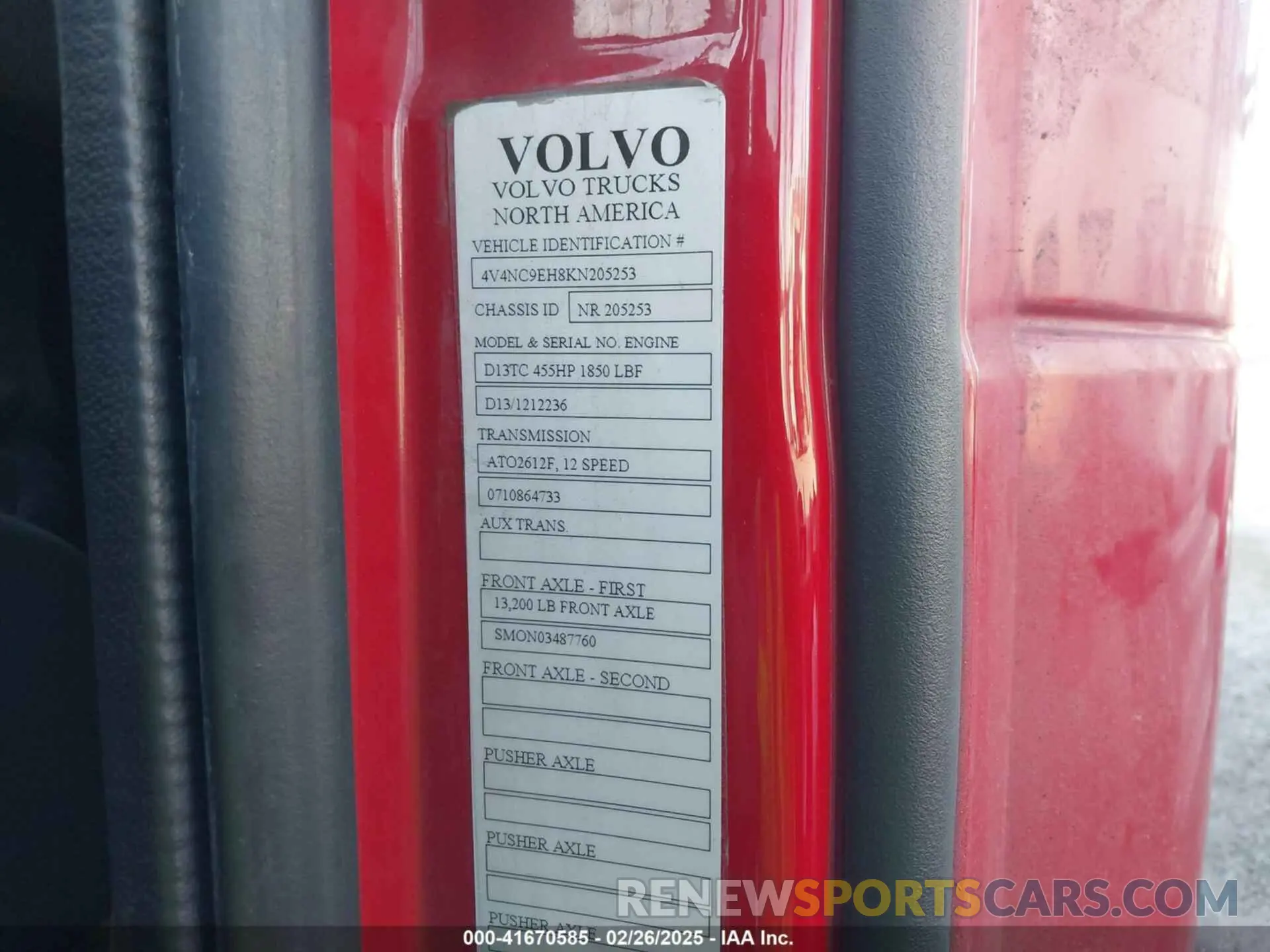 8 Photograph of a damaged car 4V4NC9EH8KN205253 VOLVO VNL 2019