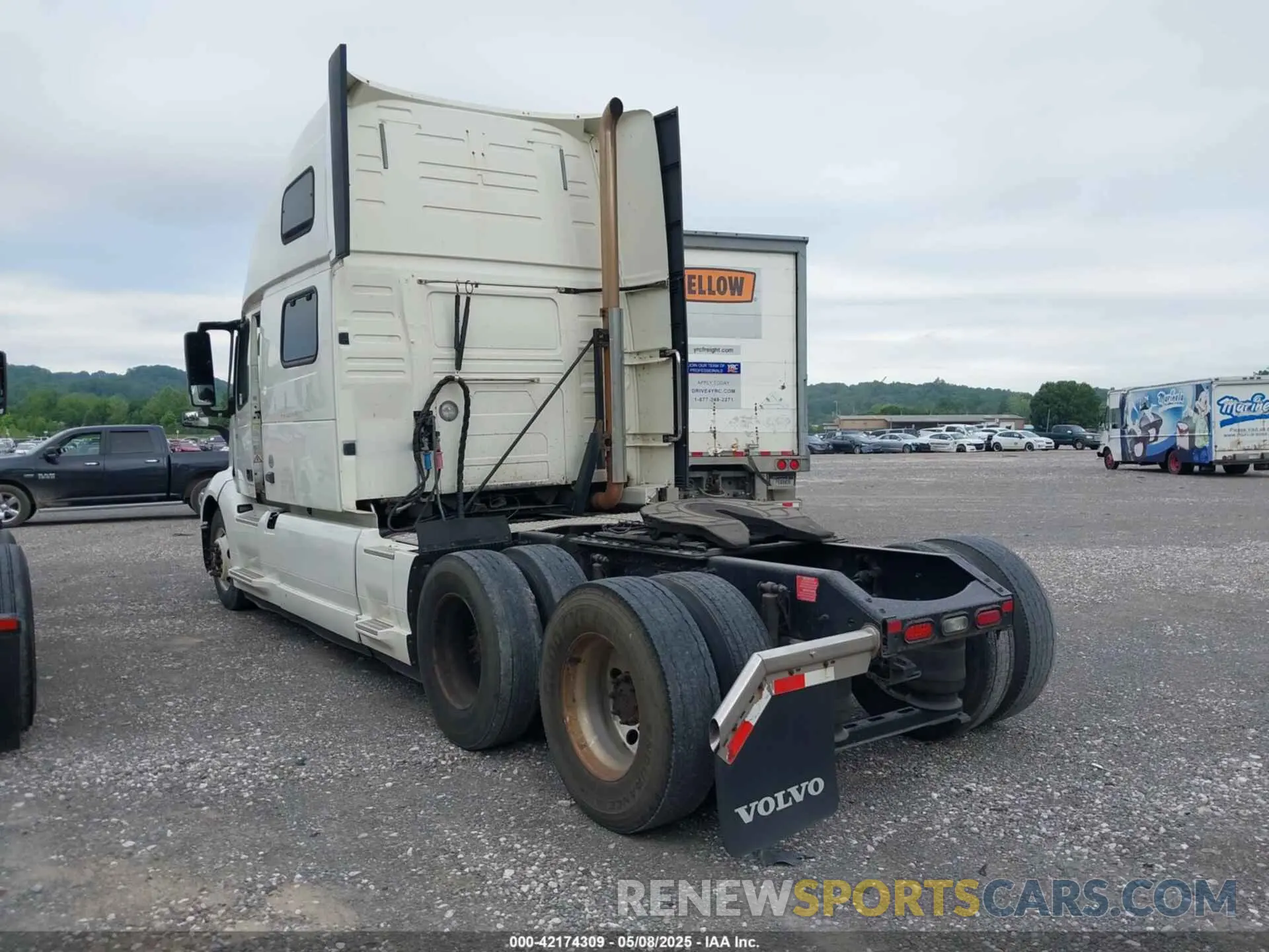 3 Photograph of a damaged car 4V4NC9EJ3KN193404 VOLVO VNL 2019