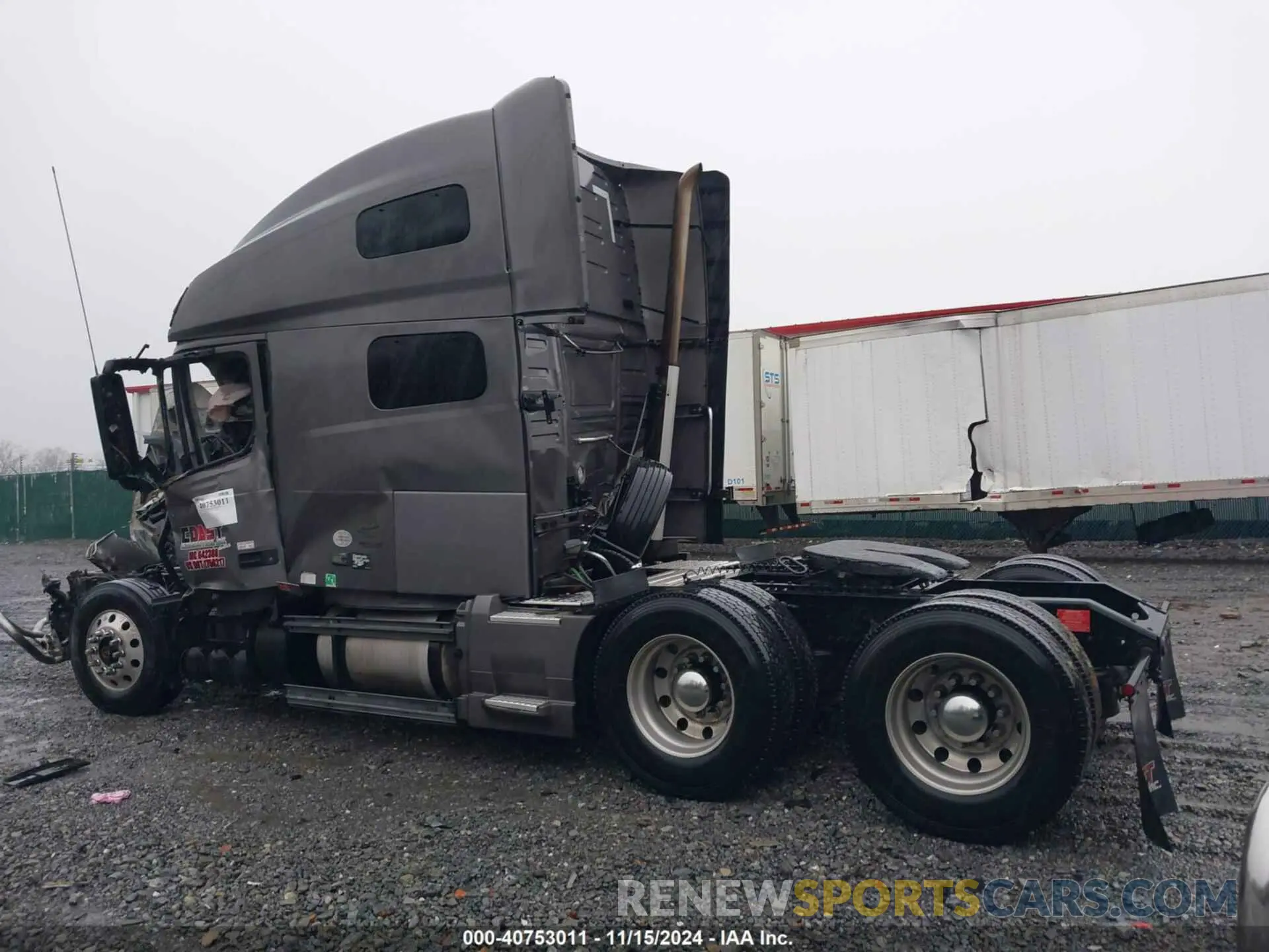 3 Photograph of a damaged car 4V4NC9EJ5KN200420 VOLVO VNL 2019