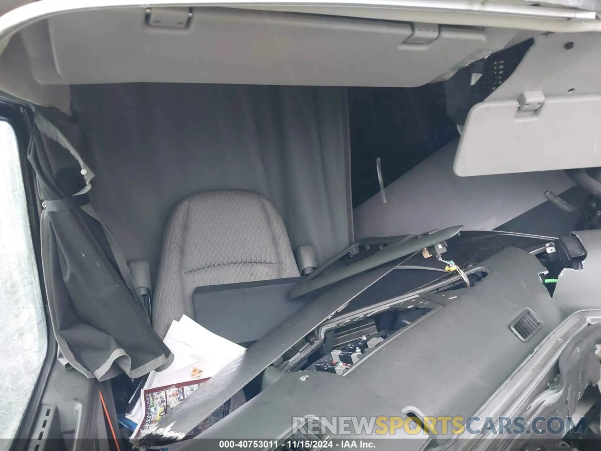 5 Photograph of a damaged car 4V4NC9EJ5KN200420 VOLVO VNL 2019