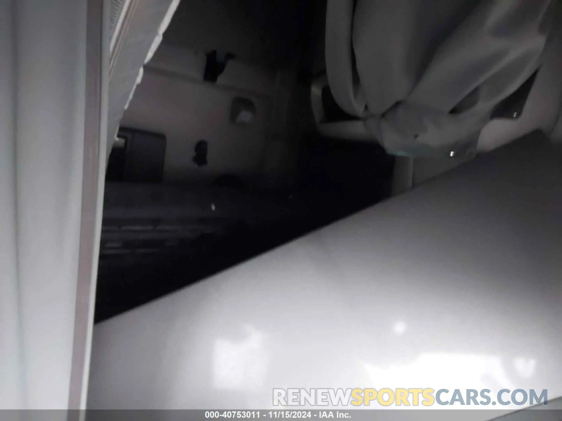 7 Photograph of a damaged car 4V4NC9EJ5KN200420 VOLVO VNL 2019