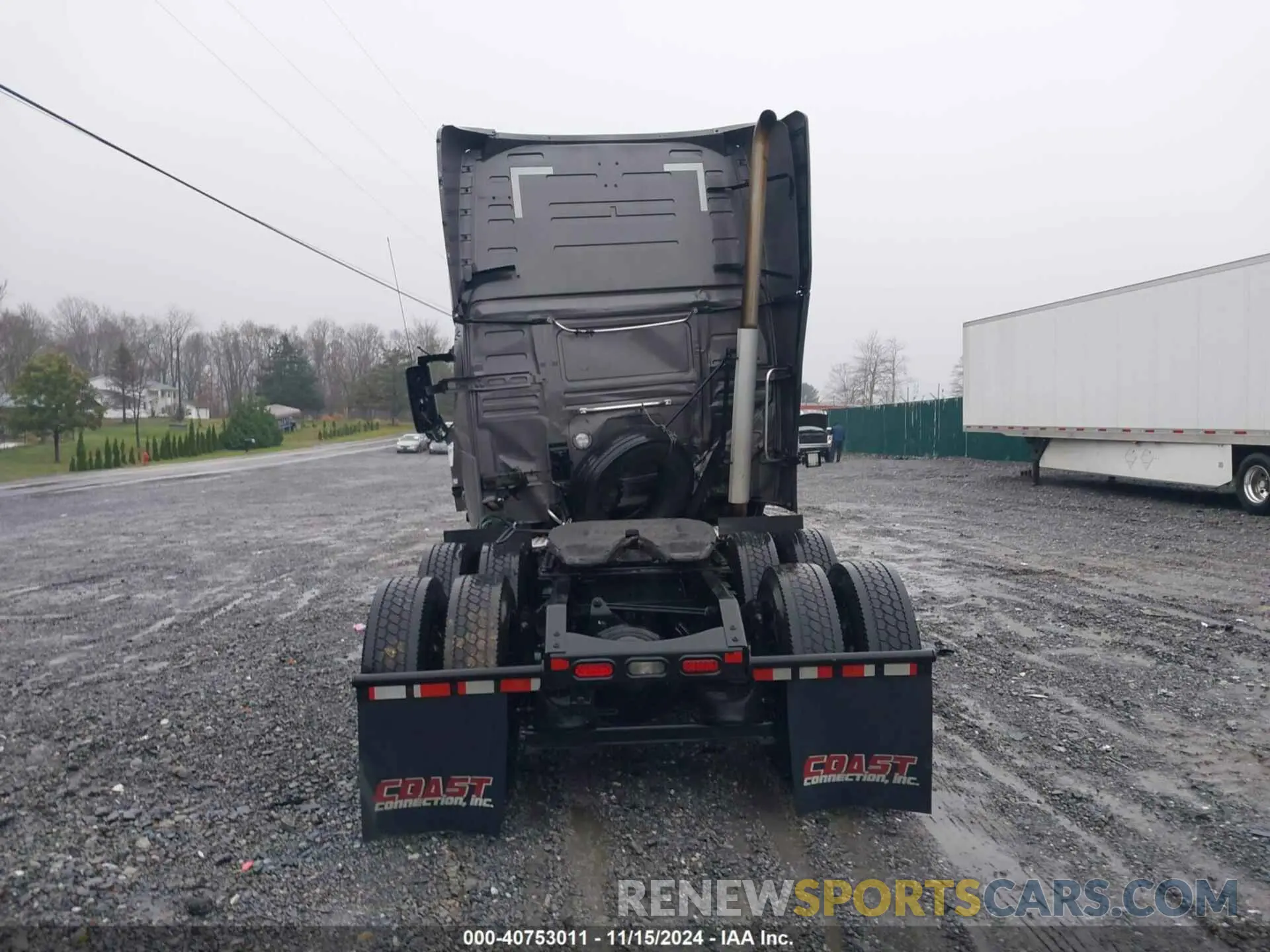 8 Photograph of a damaged car 4V4NC9EJ5KN200420 VOLVO VNL 2019