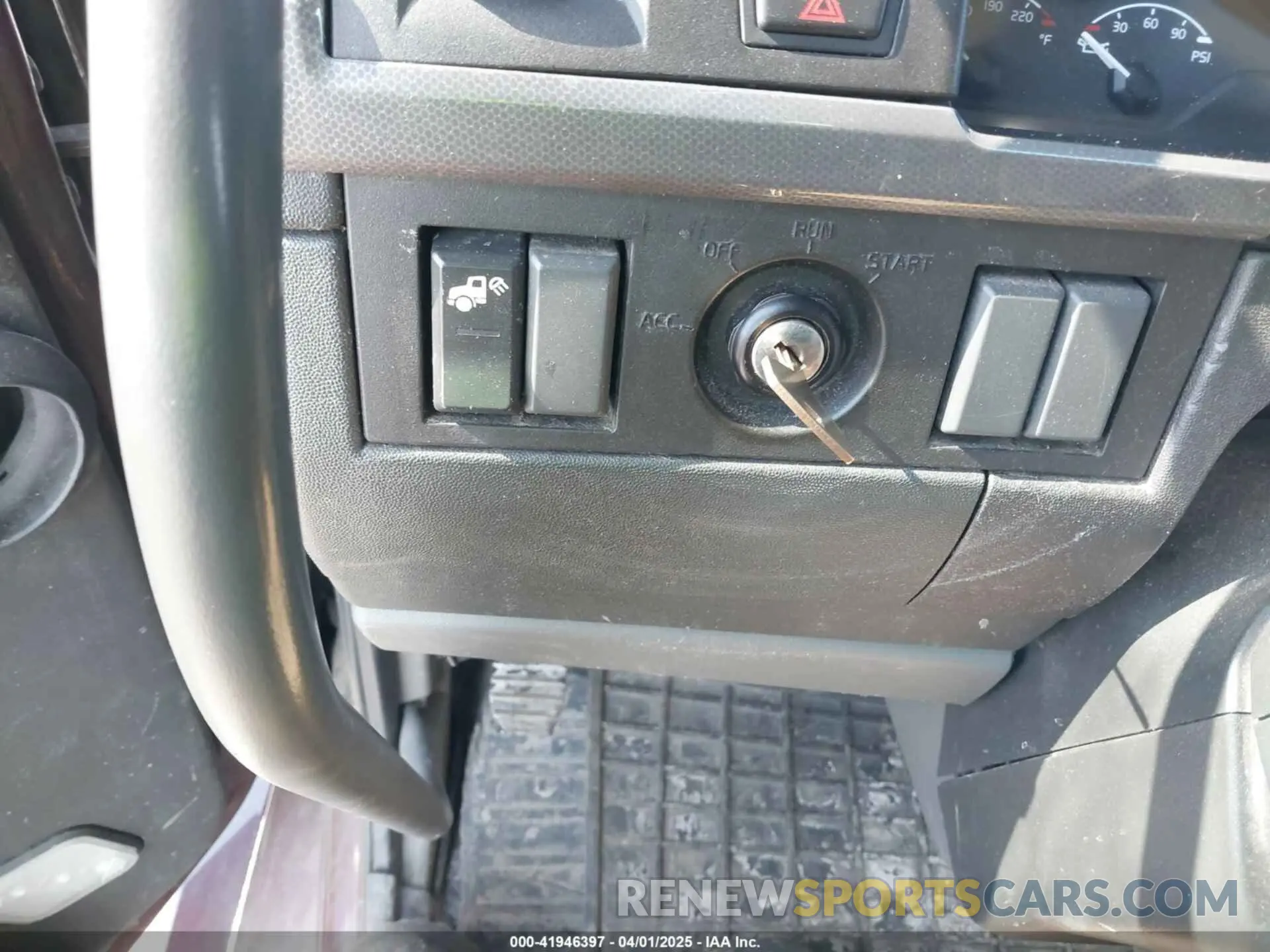 10 Фотография поврежденного автомобиля 4V4NC9EH4LN265788 VOLVO VNL 2020