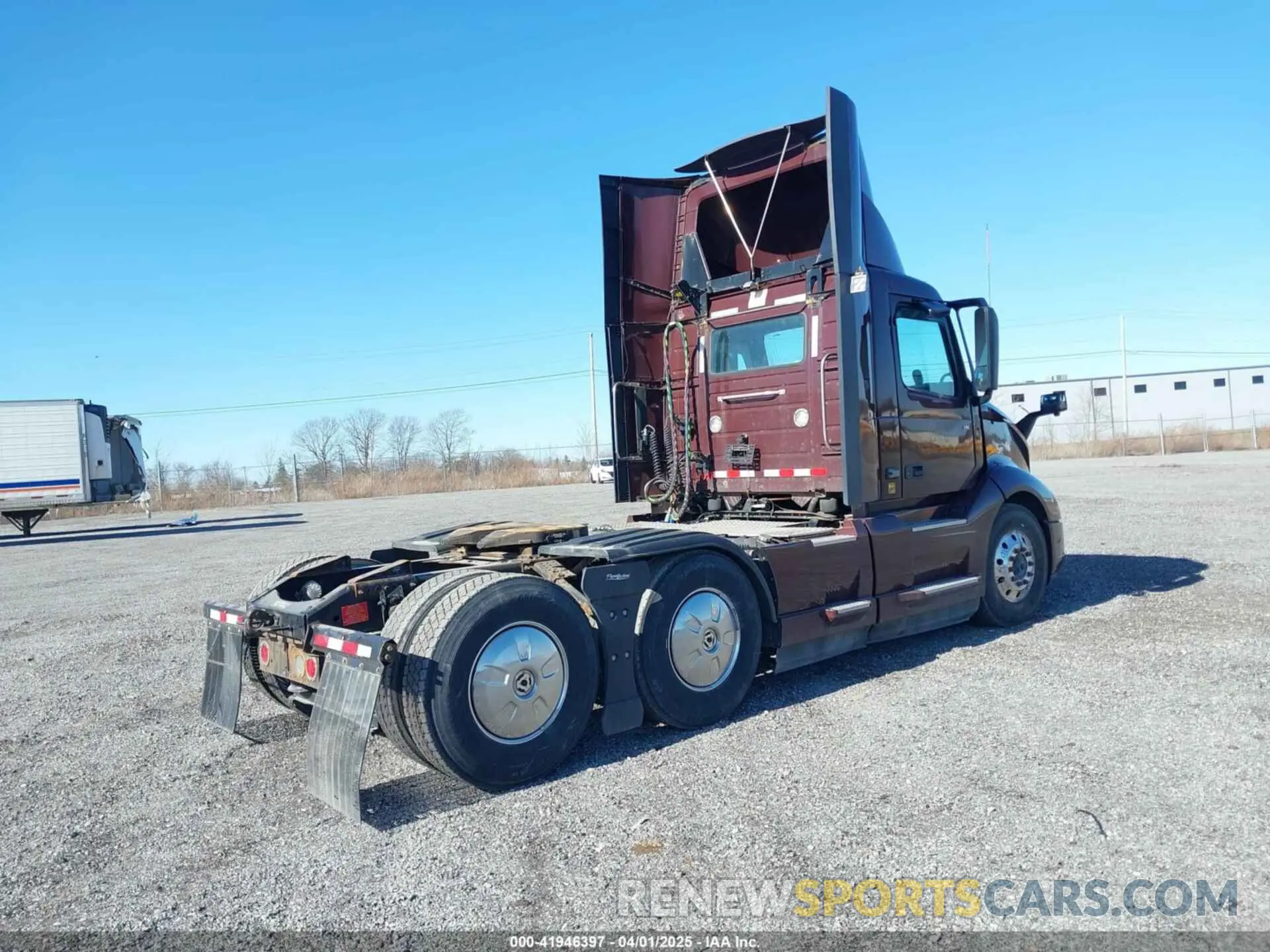 4 Фотография поврежденного автомобиля 4V4NC9EH4LN265788 VOLVO VNL 2020
