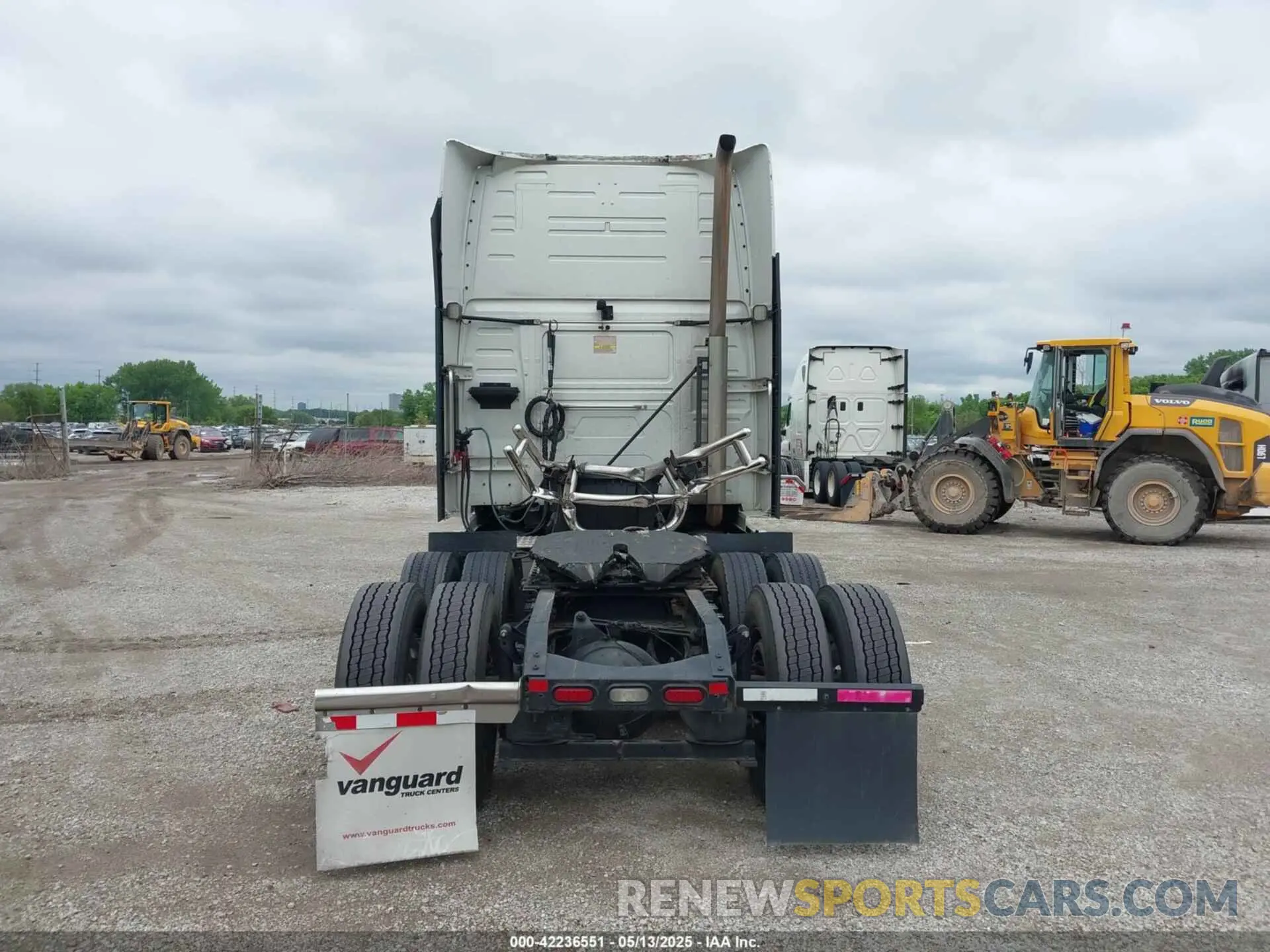 16 Фотография поврежденного автомобиля 4V4NC9EH9LN231037 VOLVO VNL 2020