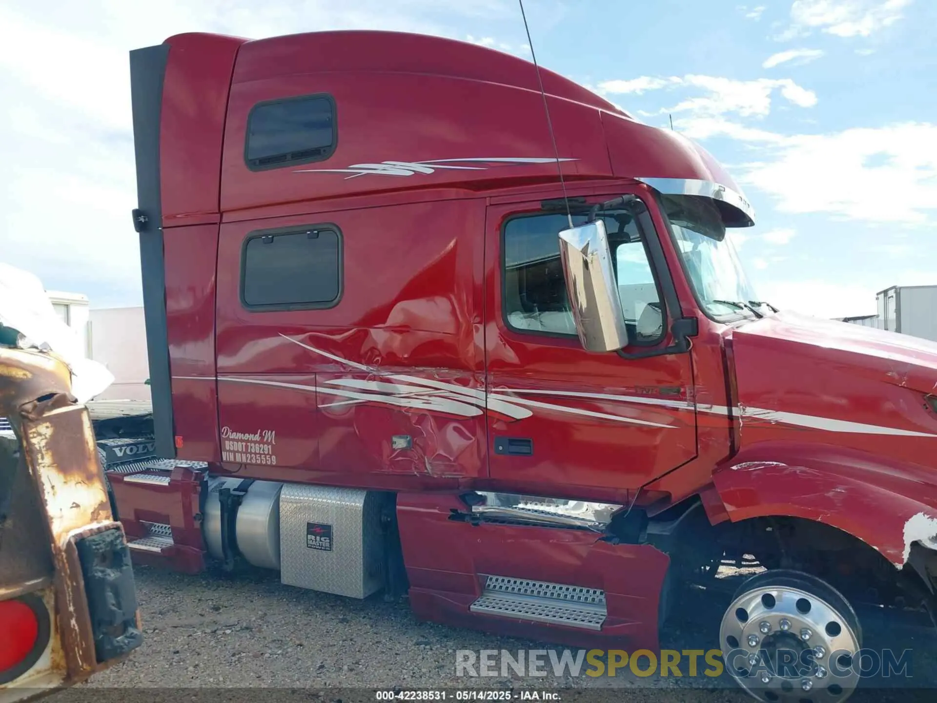 13 Фотография поврежденного автомобиля 4V4NC9EH2MN235559 VOLVO VNL 2021