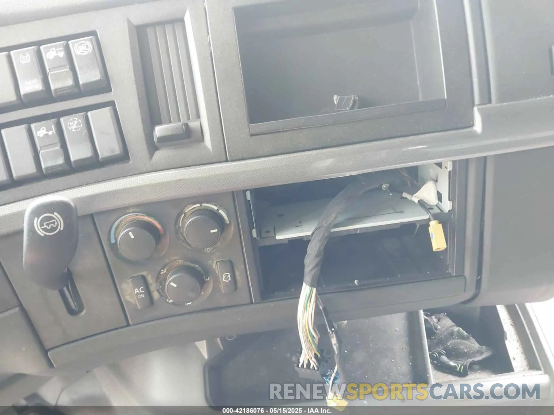 12 Фотография поврежденного автомобиля 4V4NC9EH3MN266299 VOLVO VNL 2021