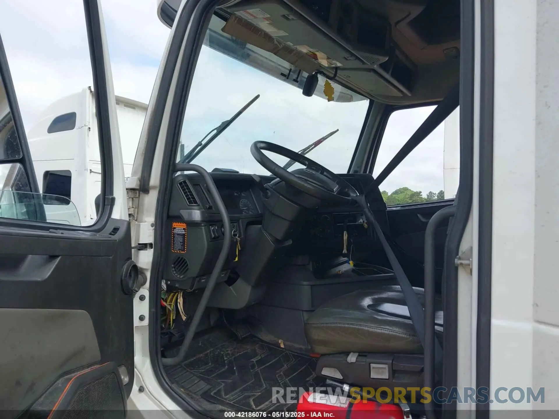 5 Фотография поврежденного автомобиля 4V4NC9EH3MN266299 VOLVO VNL 2021