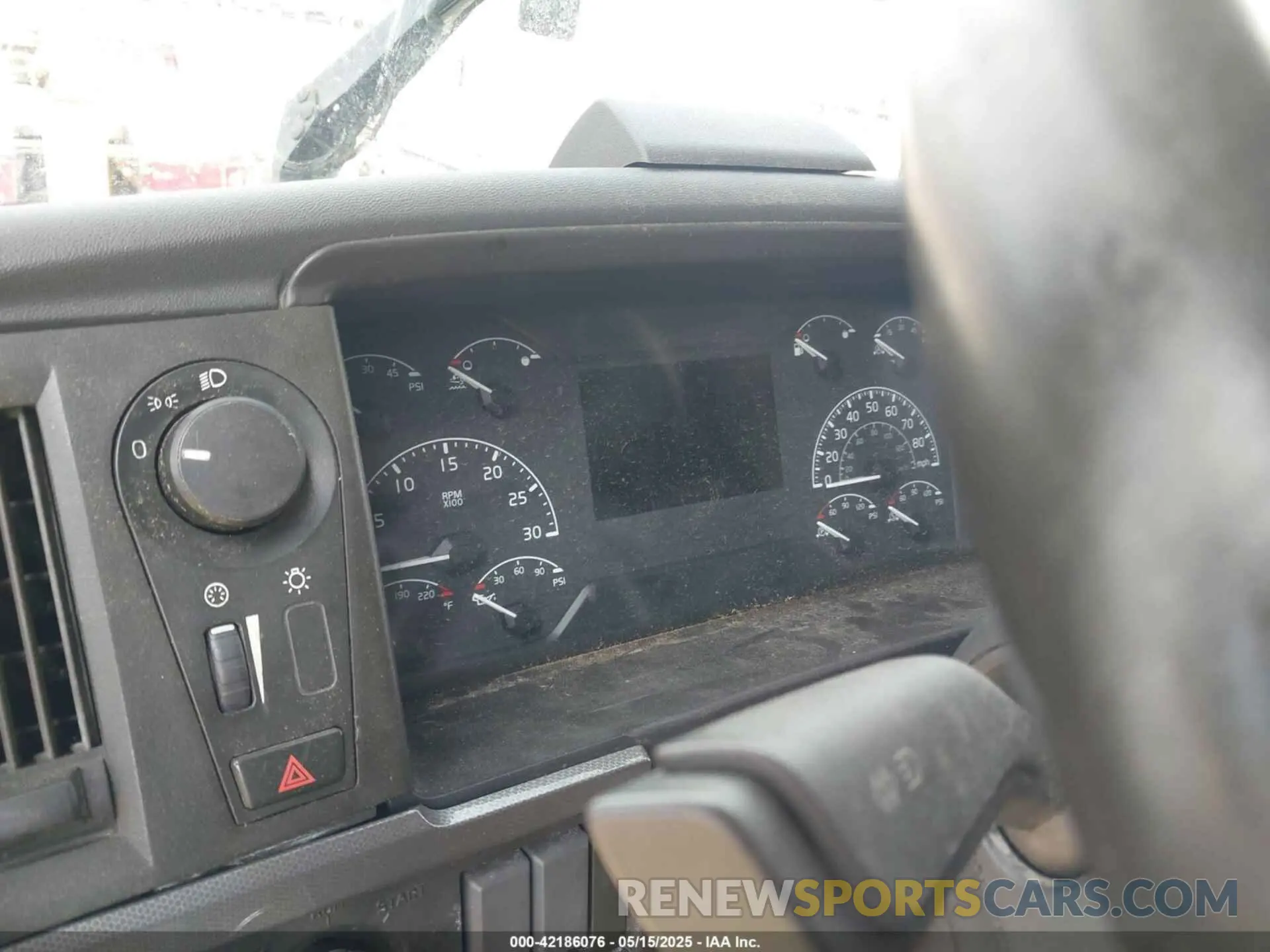 6 Фотография поврежденного автомобиля 4V4NC9EH3MN266299 VOLVO VNL 2021